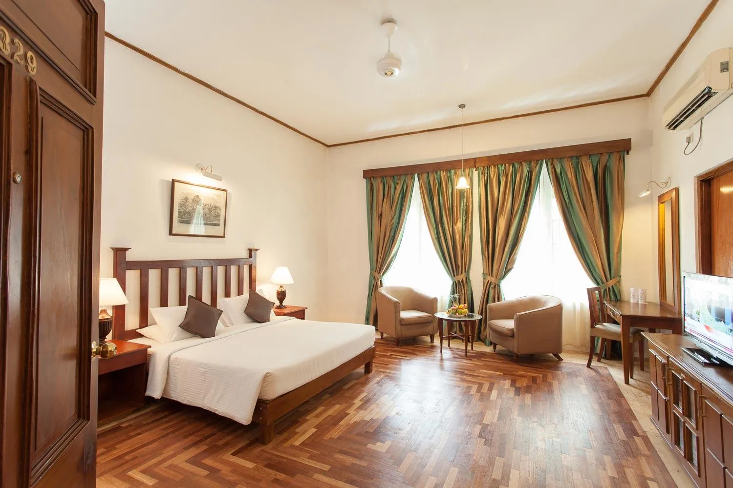 Deluxe Room in Hotel Suisse Kandy - Since 1890