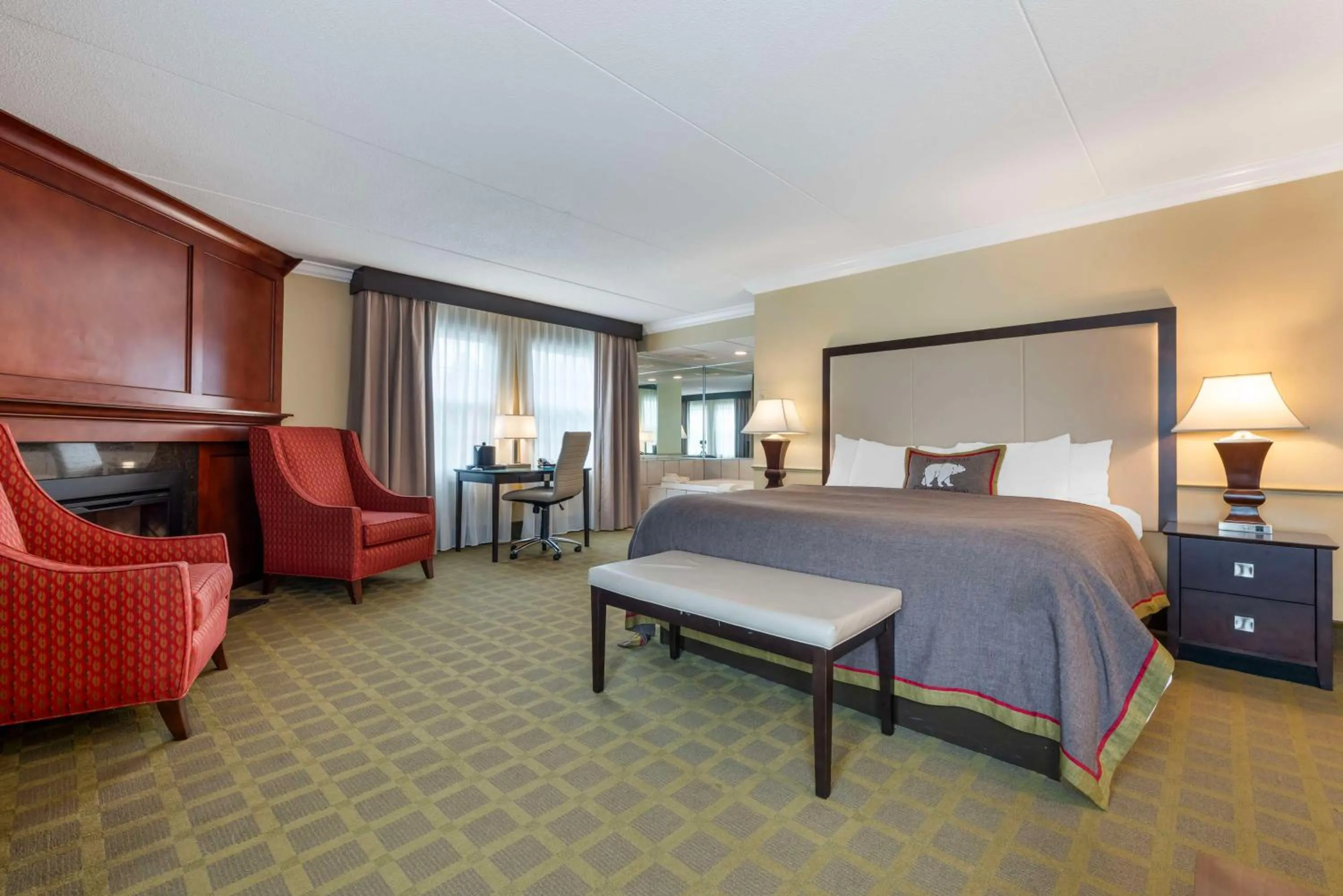 King Suite with Whirlpool and Sofa Bed - Fireplace in Best Western Plus White Bear Country Inn