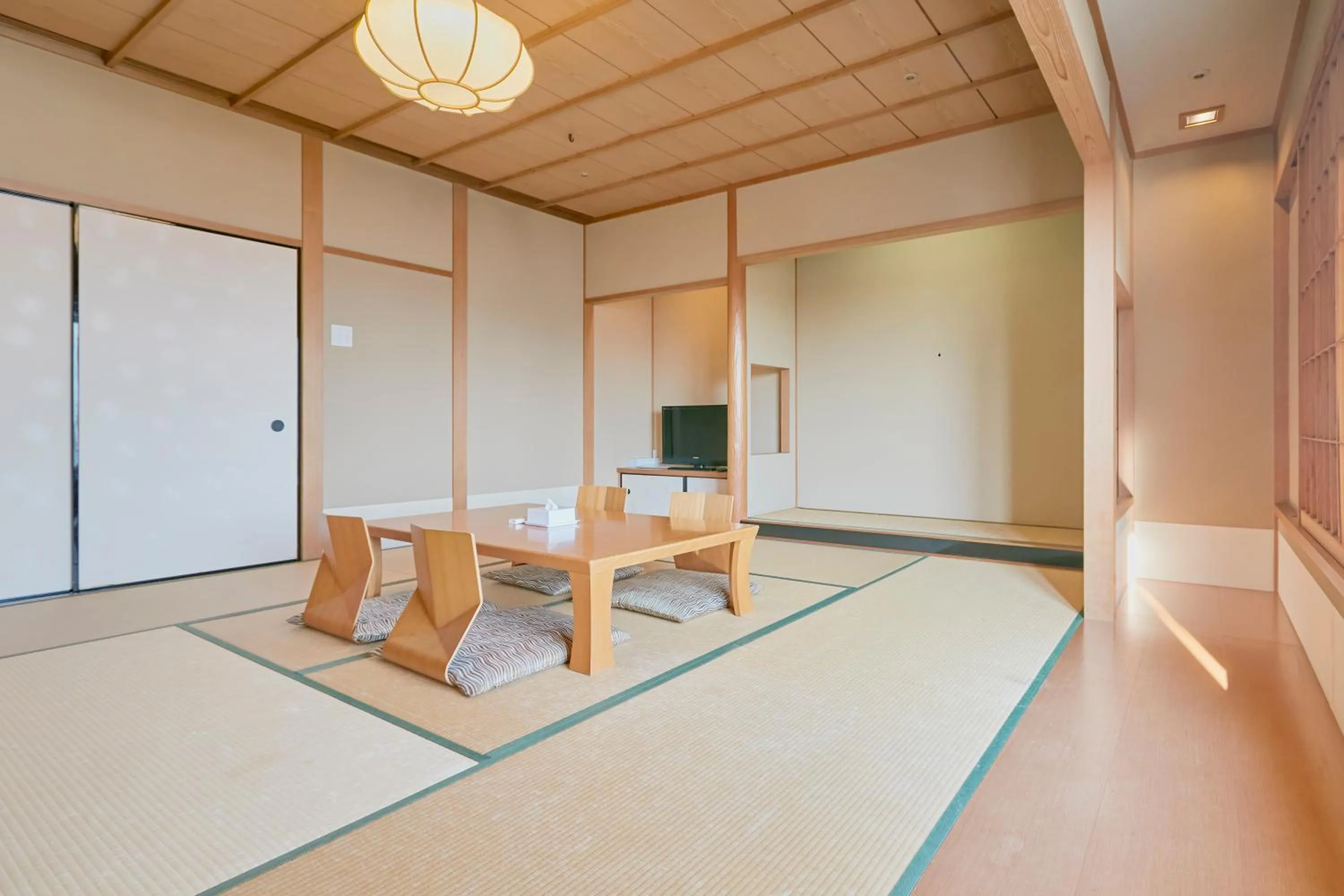 Deluxe Japanese-Style Room in Hotel Seagull Tenpozan Osaka