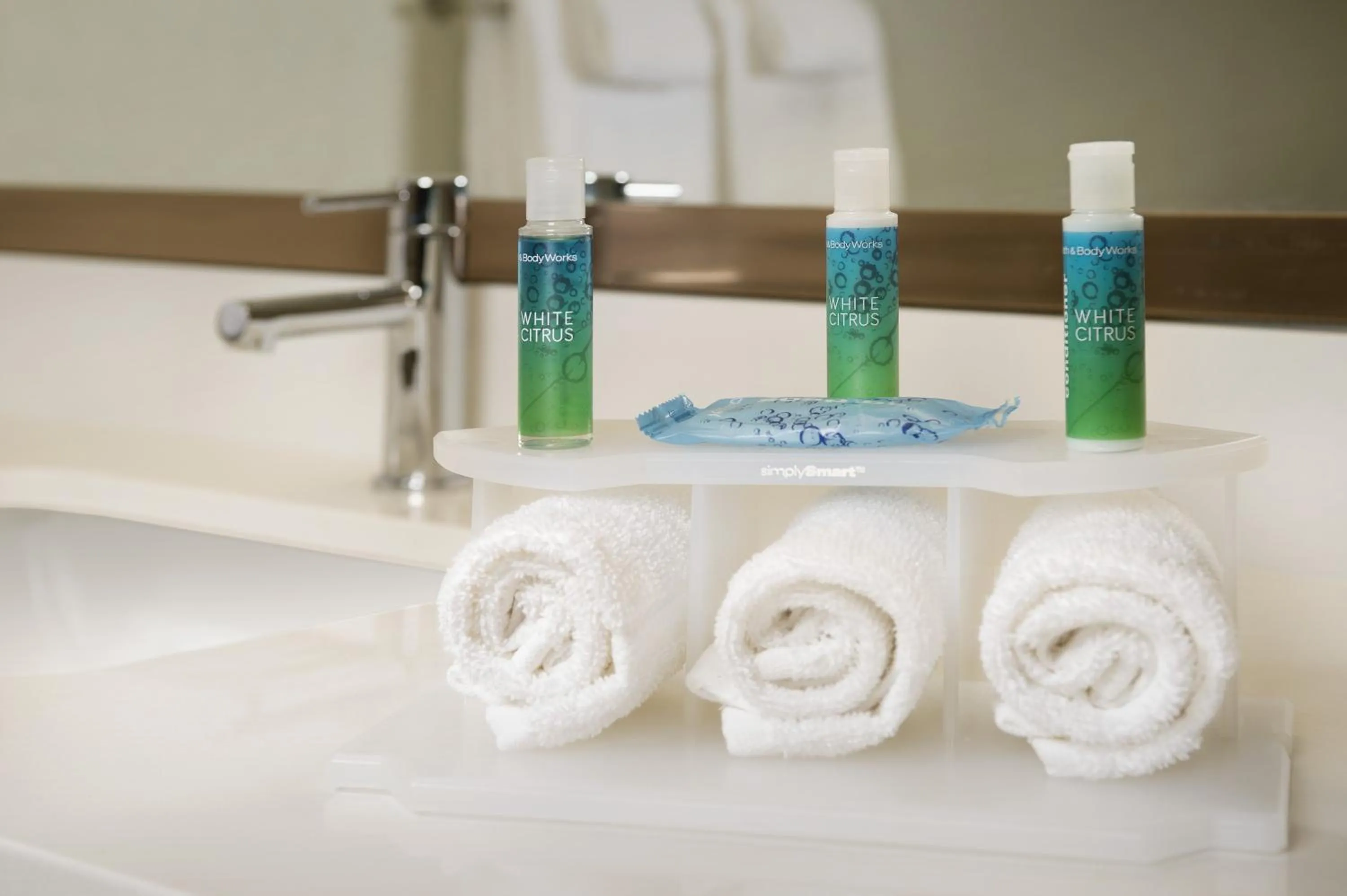 Standard Queen Room with Two Queen Beds and Mobility Accessible Tub in Holiday Inn Express San Antonio North Riverwalk Area by IHG