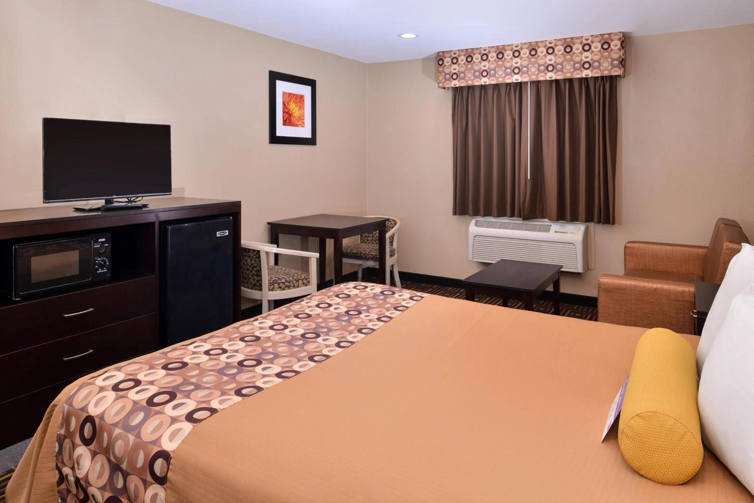1 Queen Bed Non Smoking in Americas Best Value Inn & Suites Madera