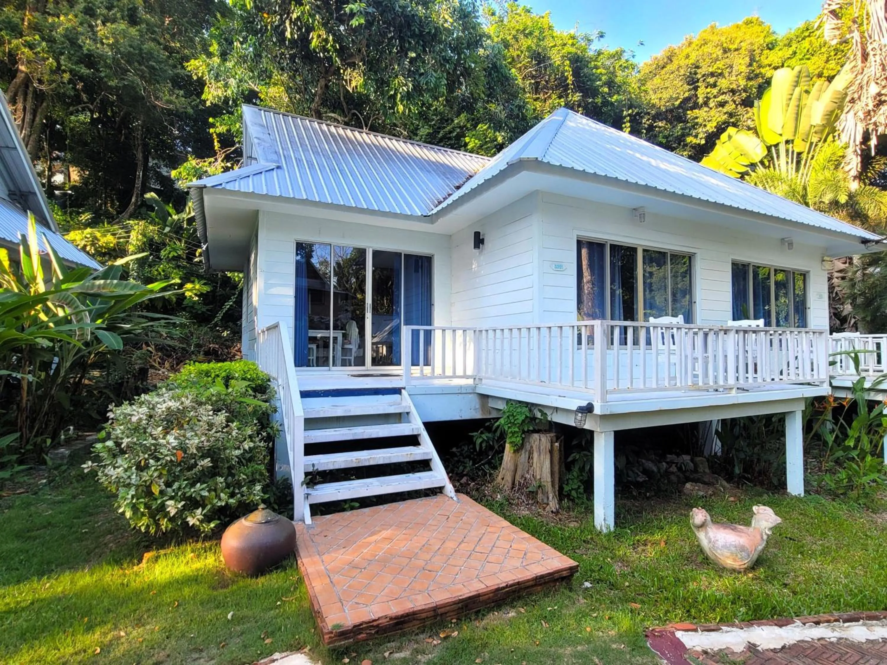 Suite in Koh Chang Cliff Beach Resort