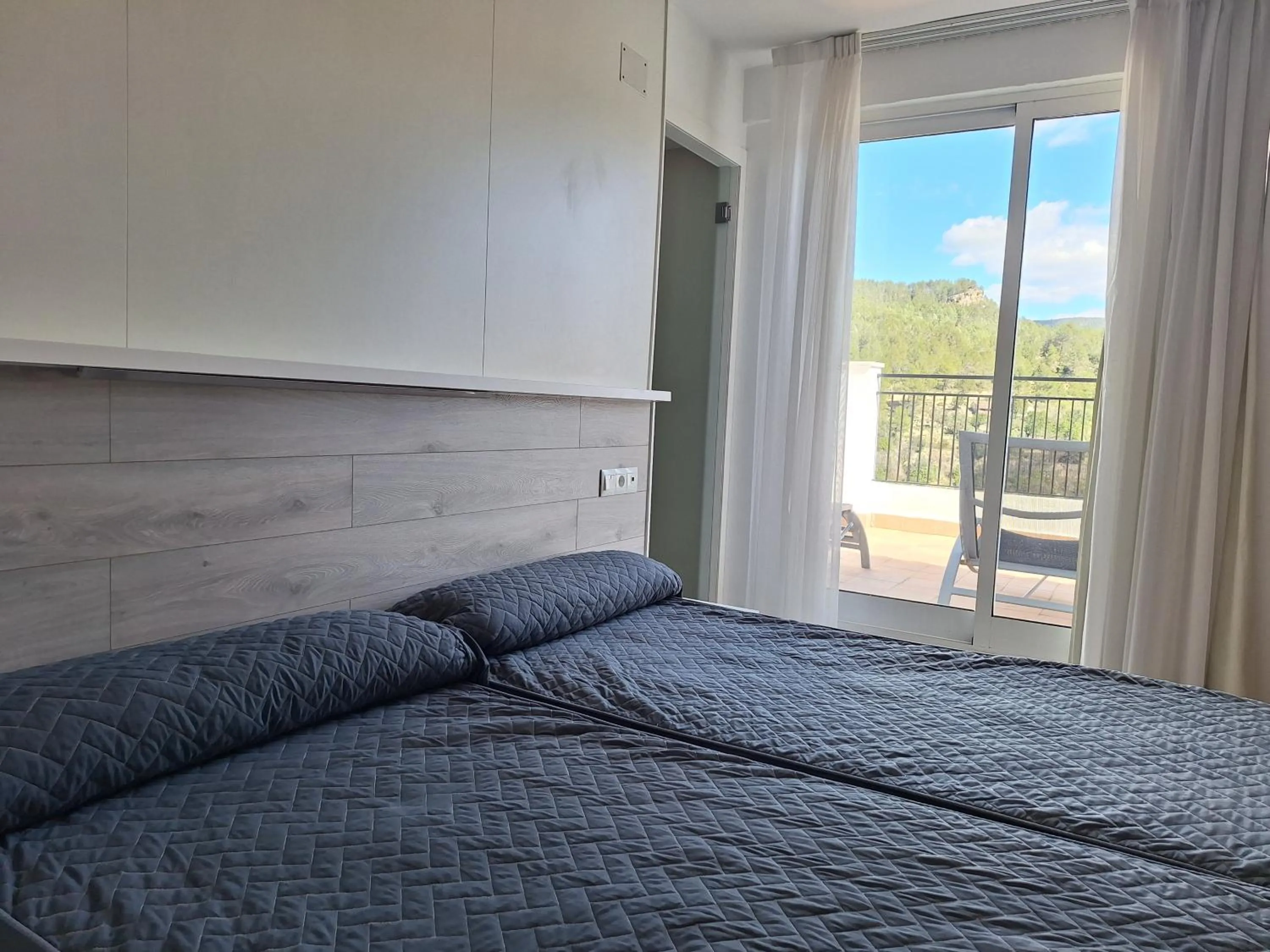 Superior Double Room with Terrace and River View in Hotel Xauen