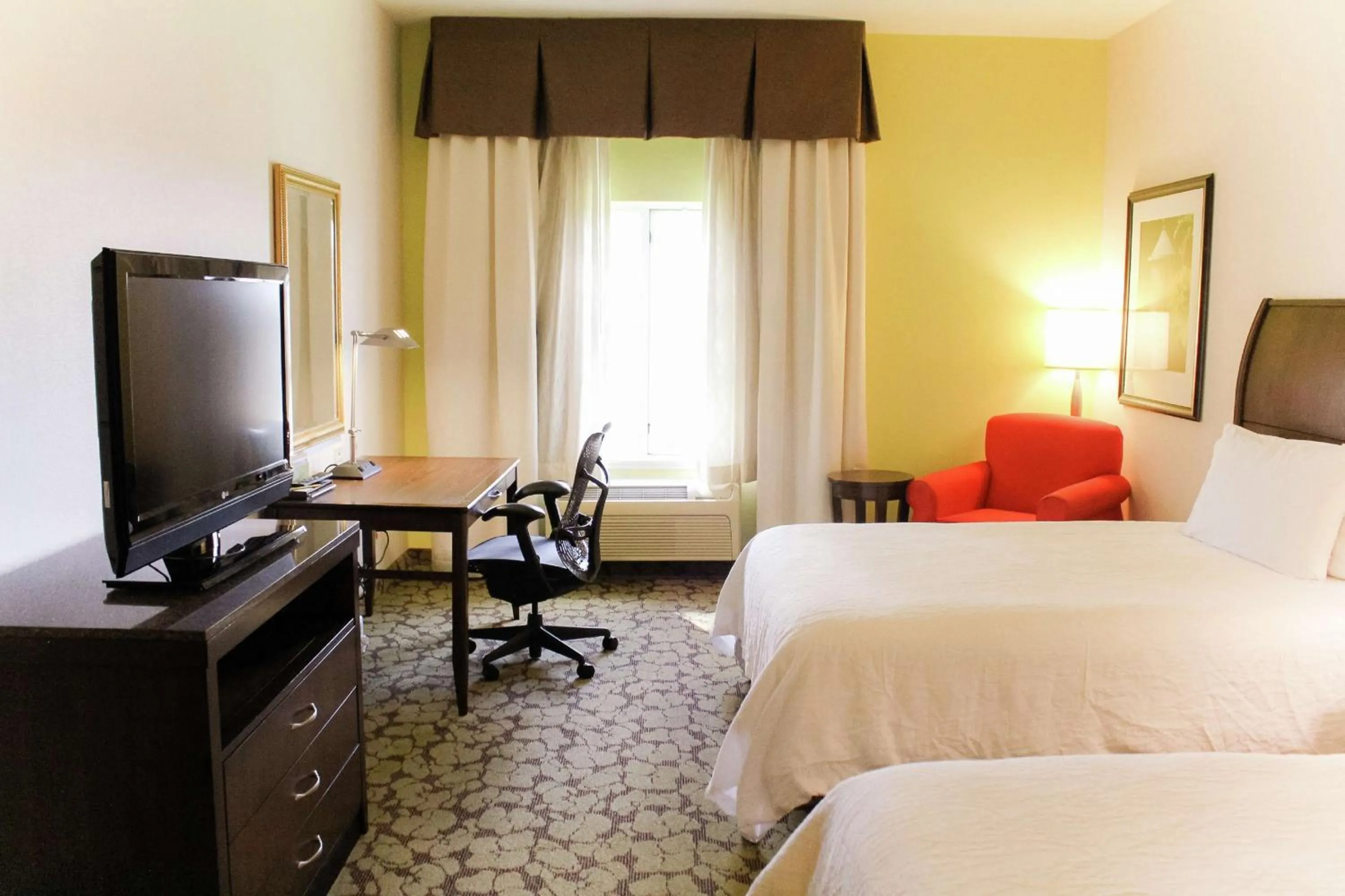 Queen Room with Two Queen Beds in Hilton Garden Inn Redding