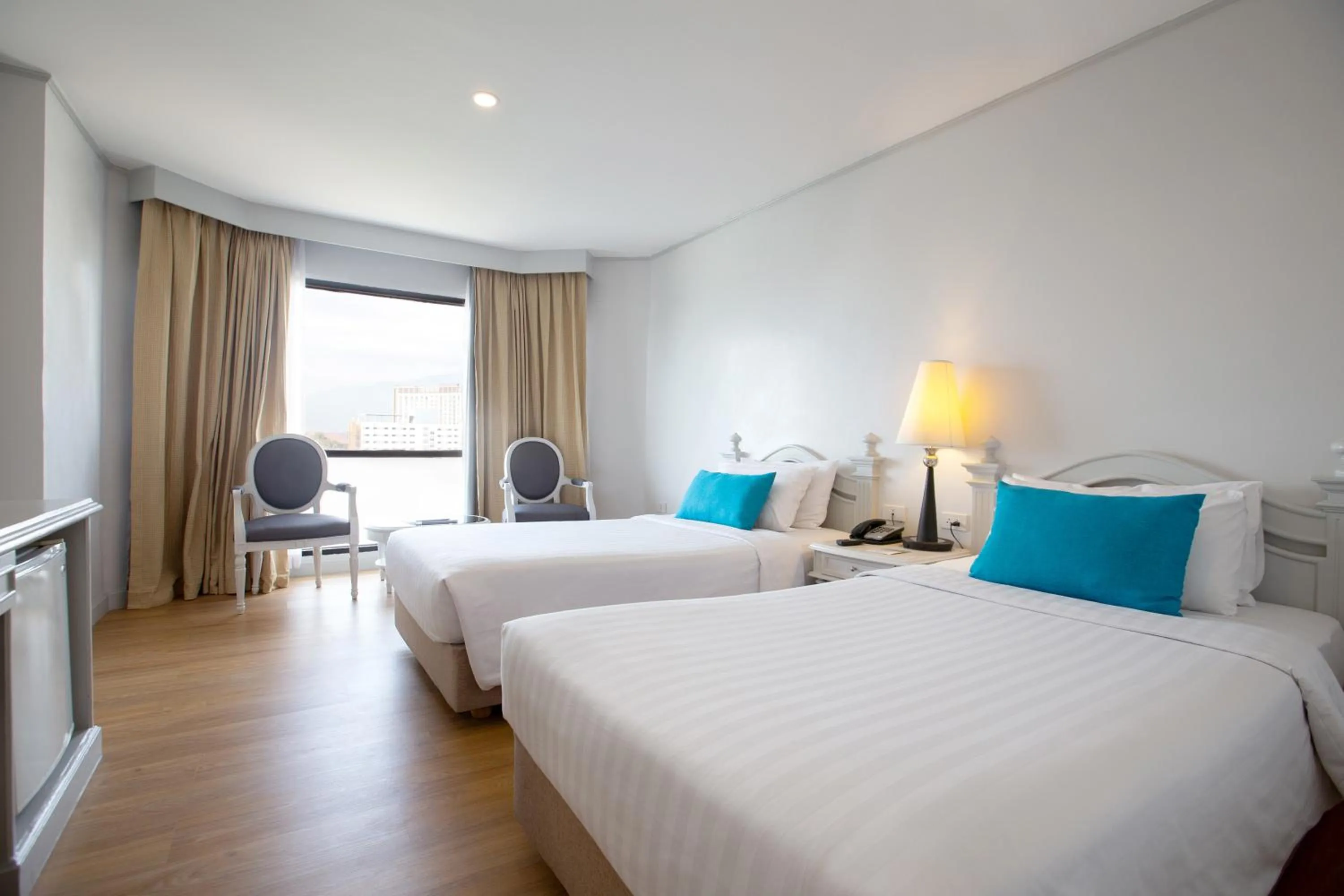 Superior Twin Room in CH Hotel