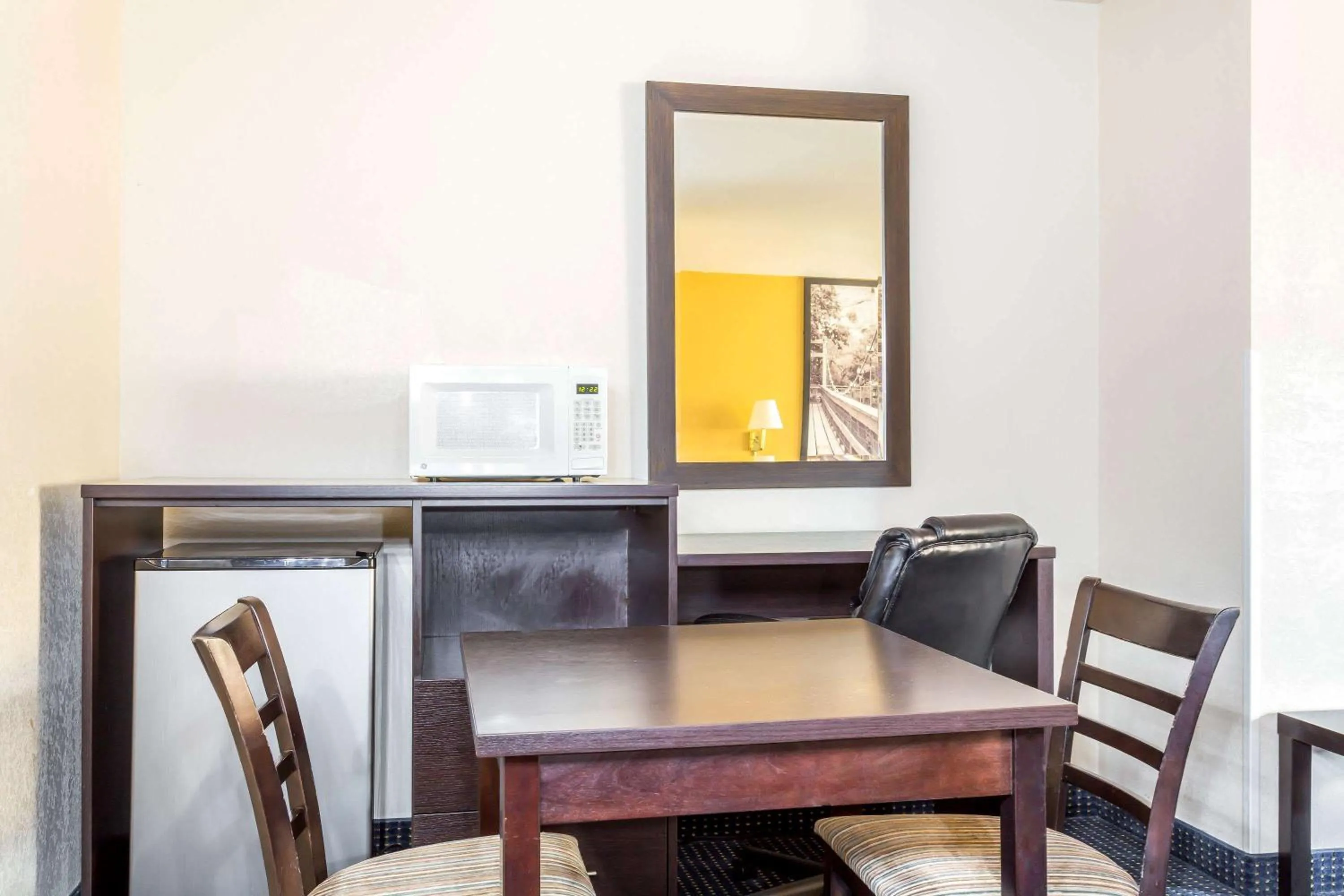 King Studio Suite - Non-Smoking in Super 8 by Wyndham Mesa Gilbert