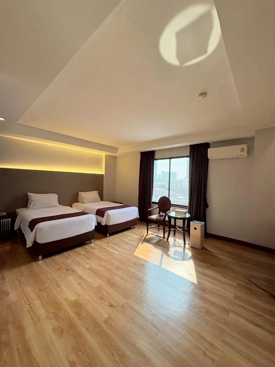 Studio with twin bed in Atrium Boutique Hotel
