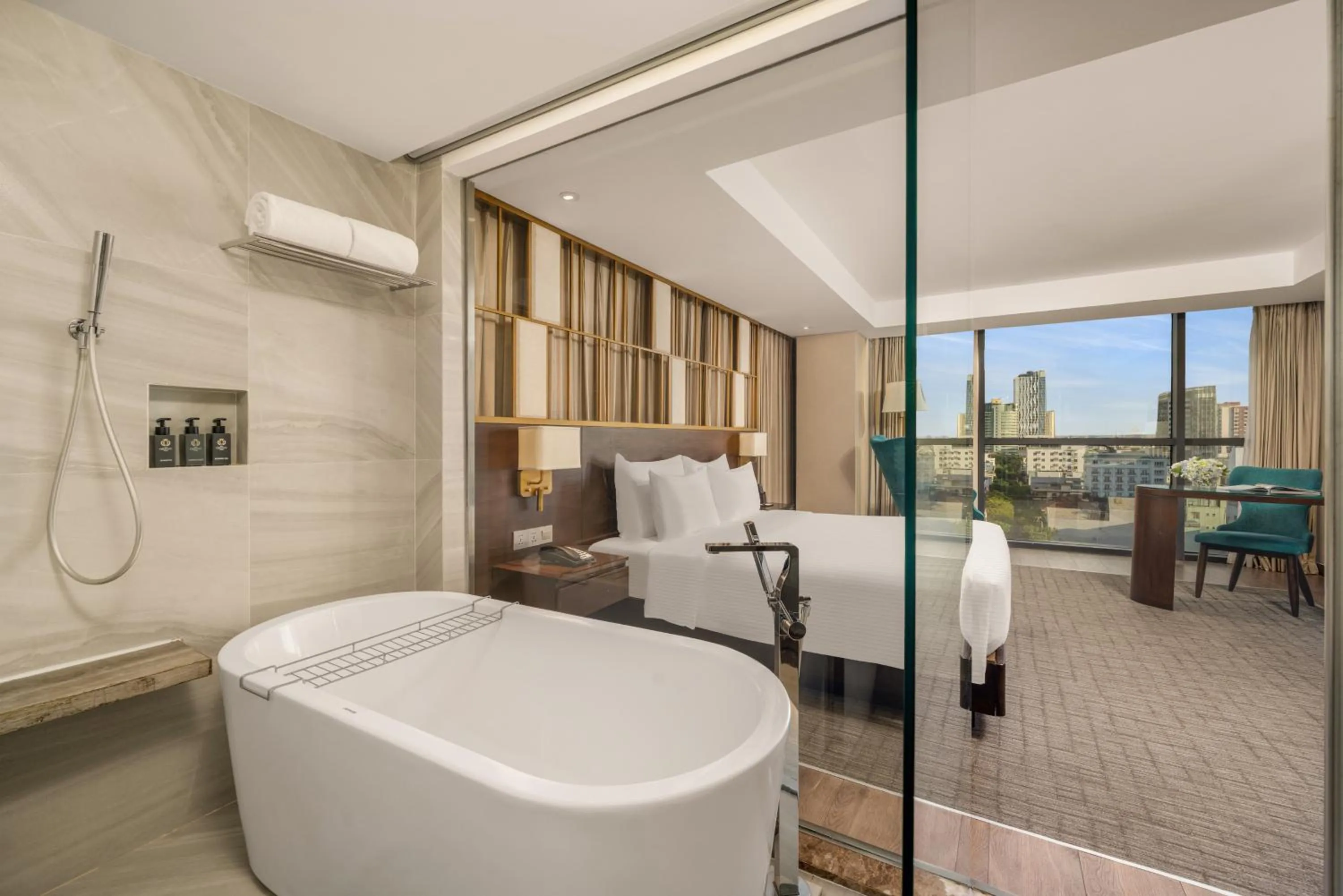 Premier Deluxe Double/ Twin with Bathtub in New Orient Hotel Da Nang