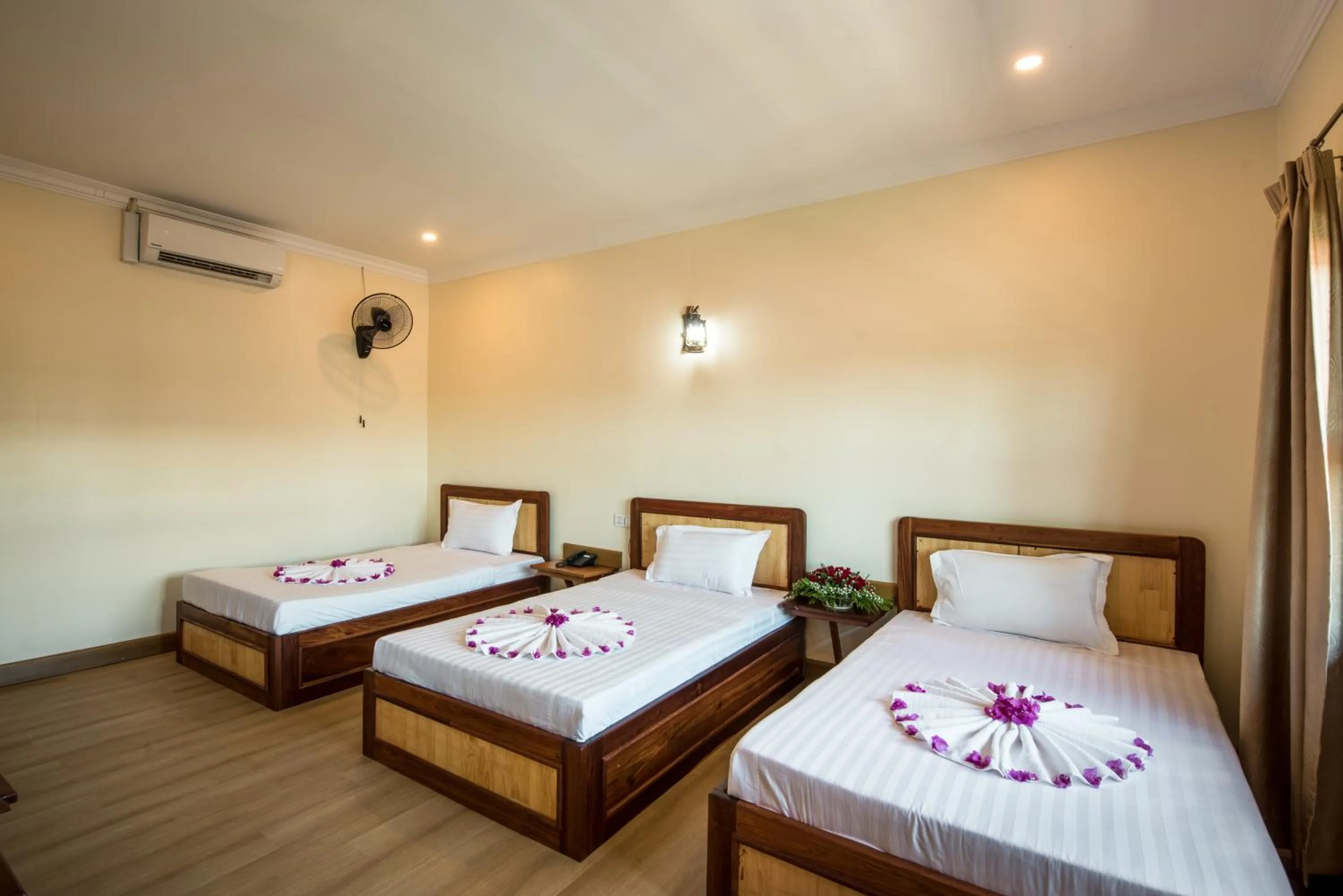 Standard Triple Room in Seng Hout Hotel