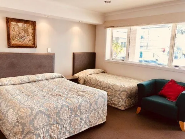 One-Bedroom Apartment - single occupancy in Phoenix Palm Motel