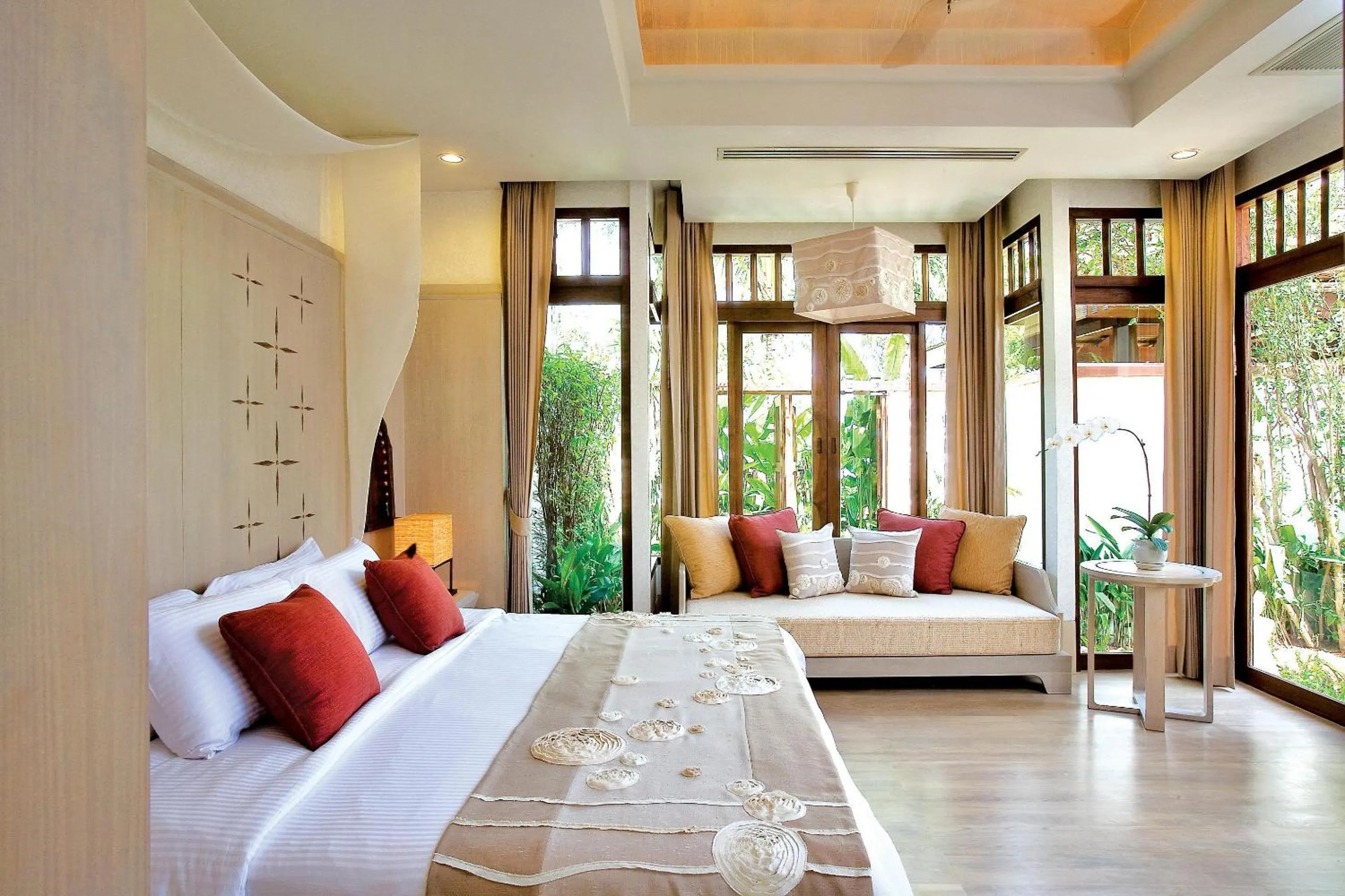 Presidential Suite in Melati Beach Resort & Spa