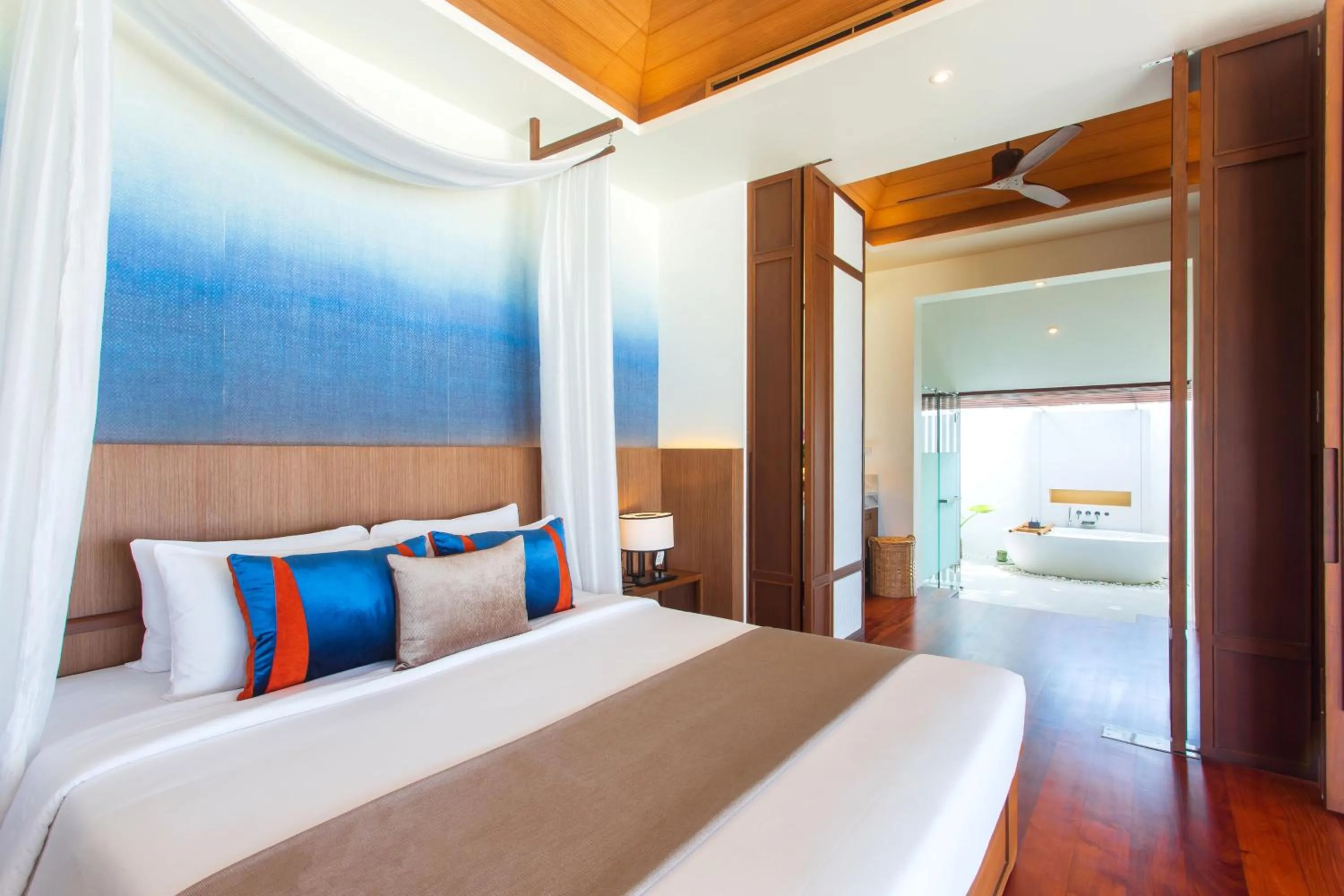 Grand Royal Suite Beachfront in Chaweng Regent Beach Resort