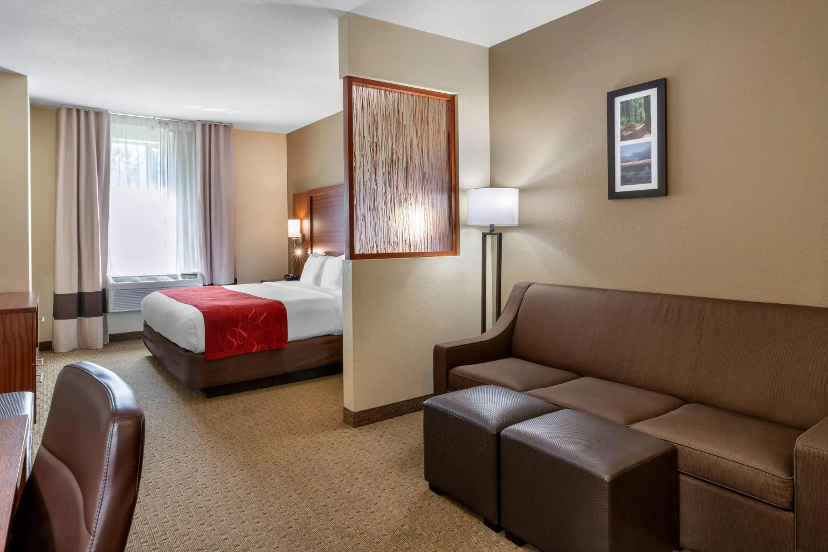 King Suite with Mountain View in Comfort Suites Eugene University