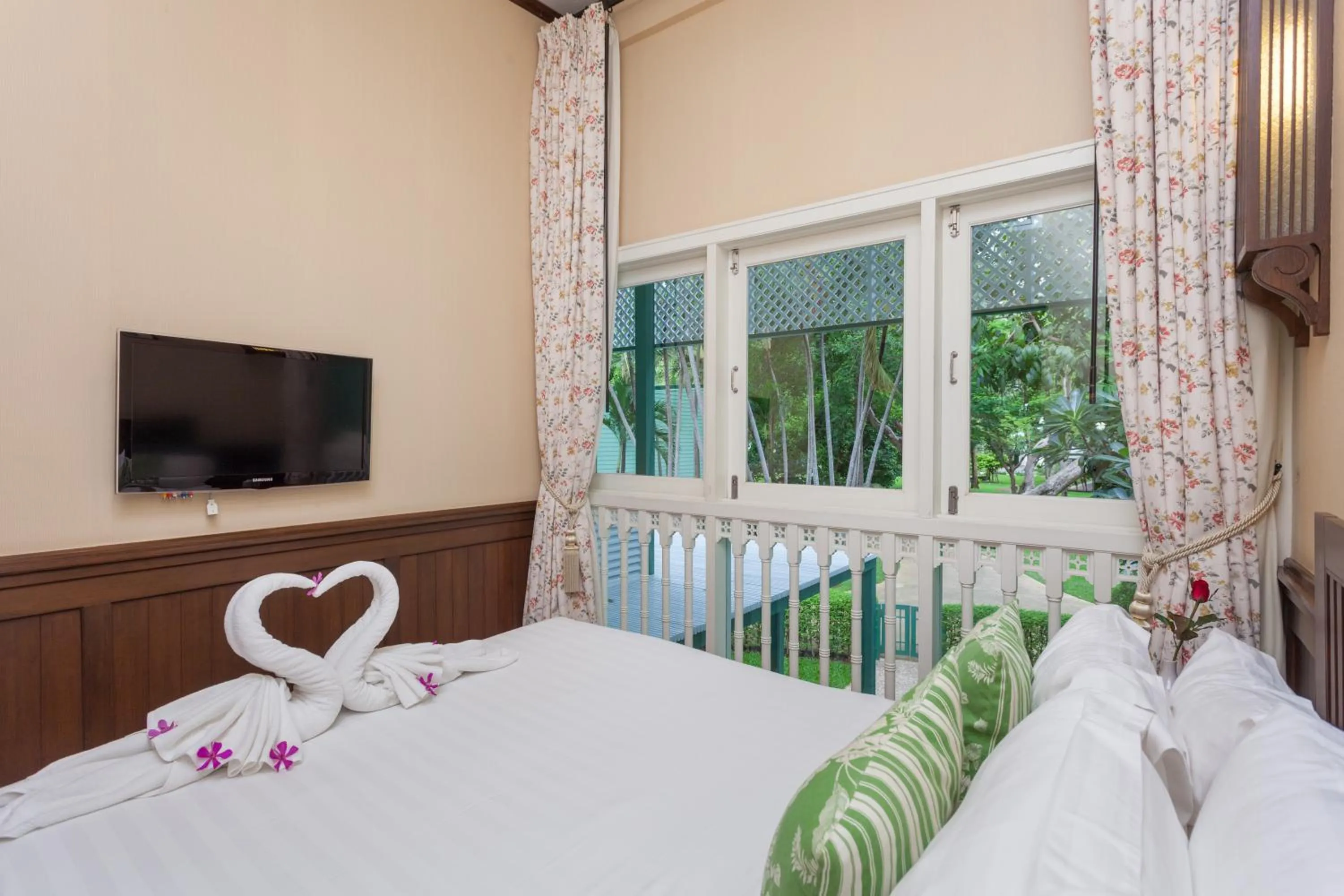 Suite One Bedroom Queen with Garden view in Raya Resort Beach front - The Most Green Resort in Cha-am