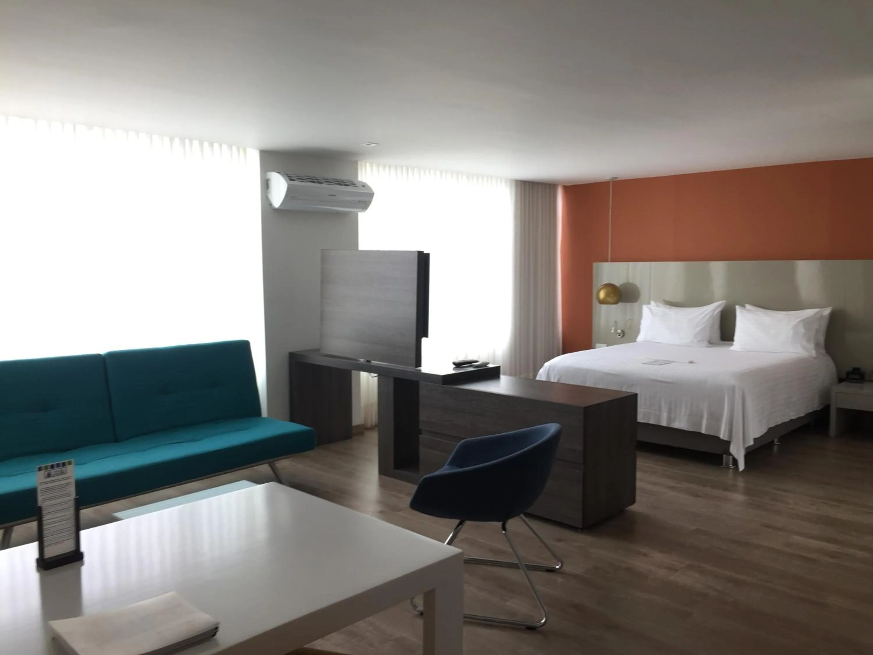 Standard Room in Hotel Holiday Inn Express & Suites Medellin by IHG