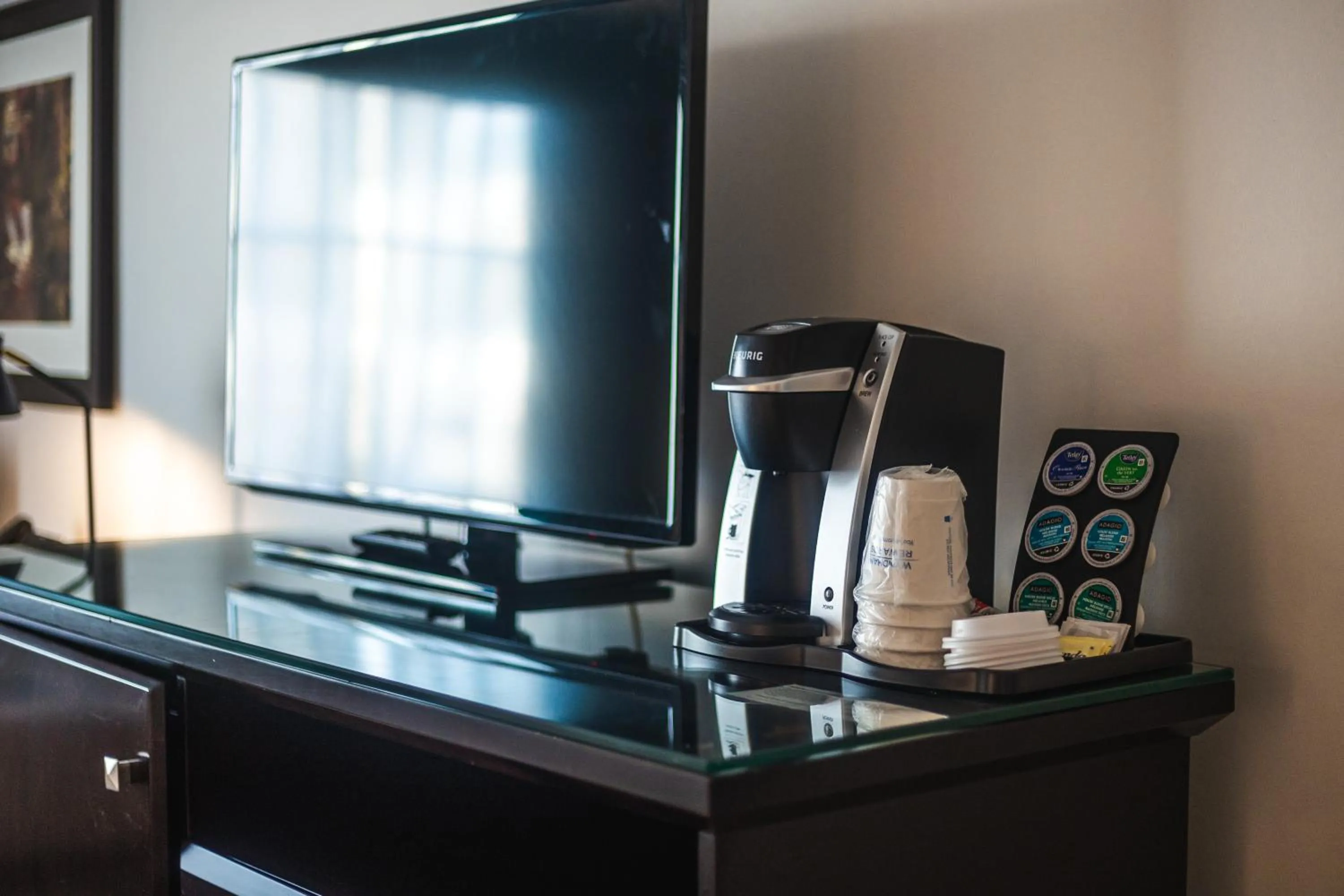 Queen Room - Disability Access in Ramada by Wyndham Surrey/Langley