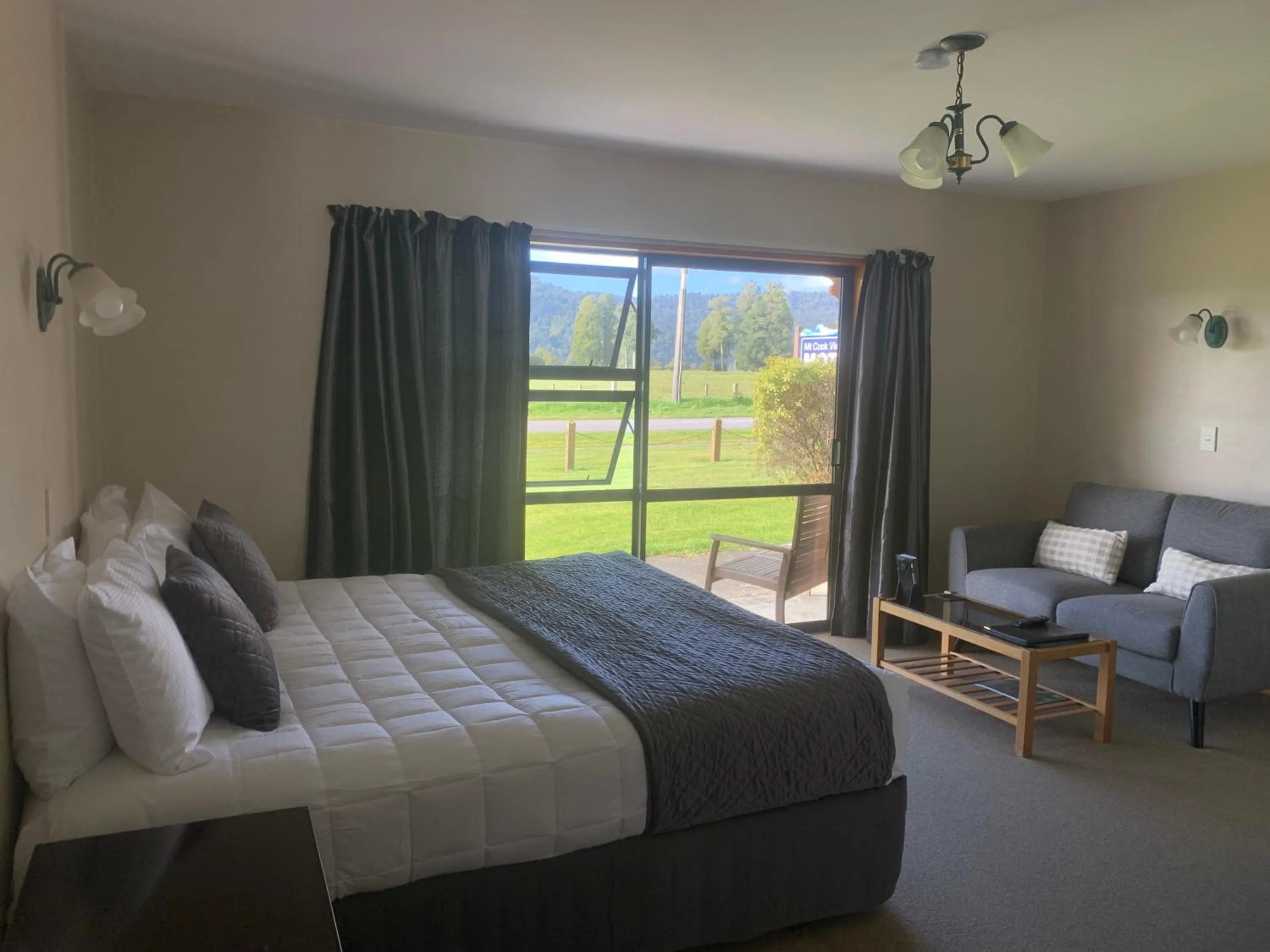 King Room in Mt Cook View Motel - Fox Glacier