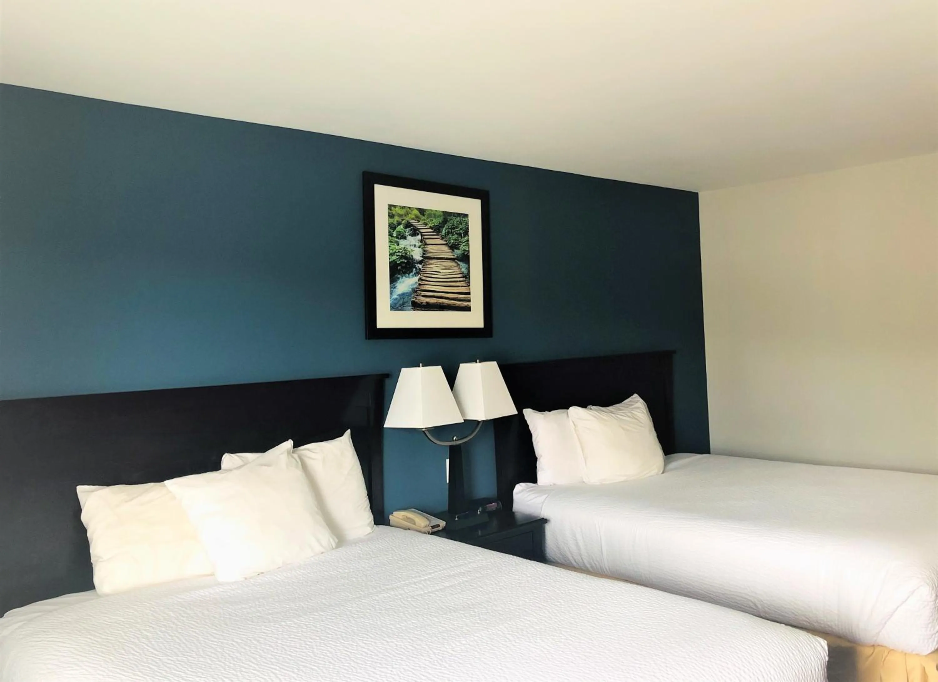 Deluxe Queen Room with Two Queen Beds - Non-Smoking in Days Inn by Wyndham Kamloops BC