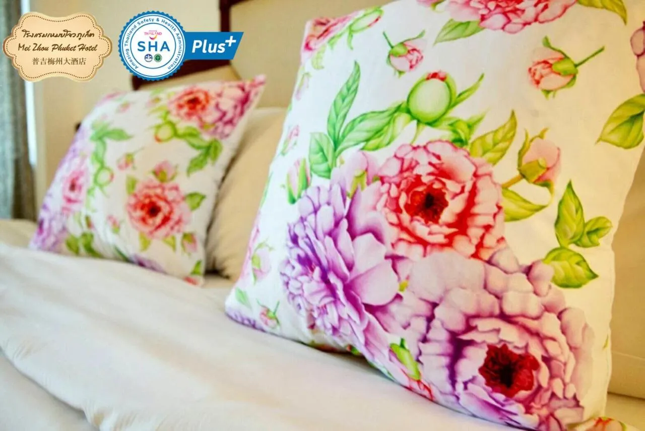 Deluxe Double Room in Mei Zhou Phuket Hotel - SHA Plus