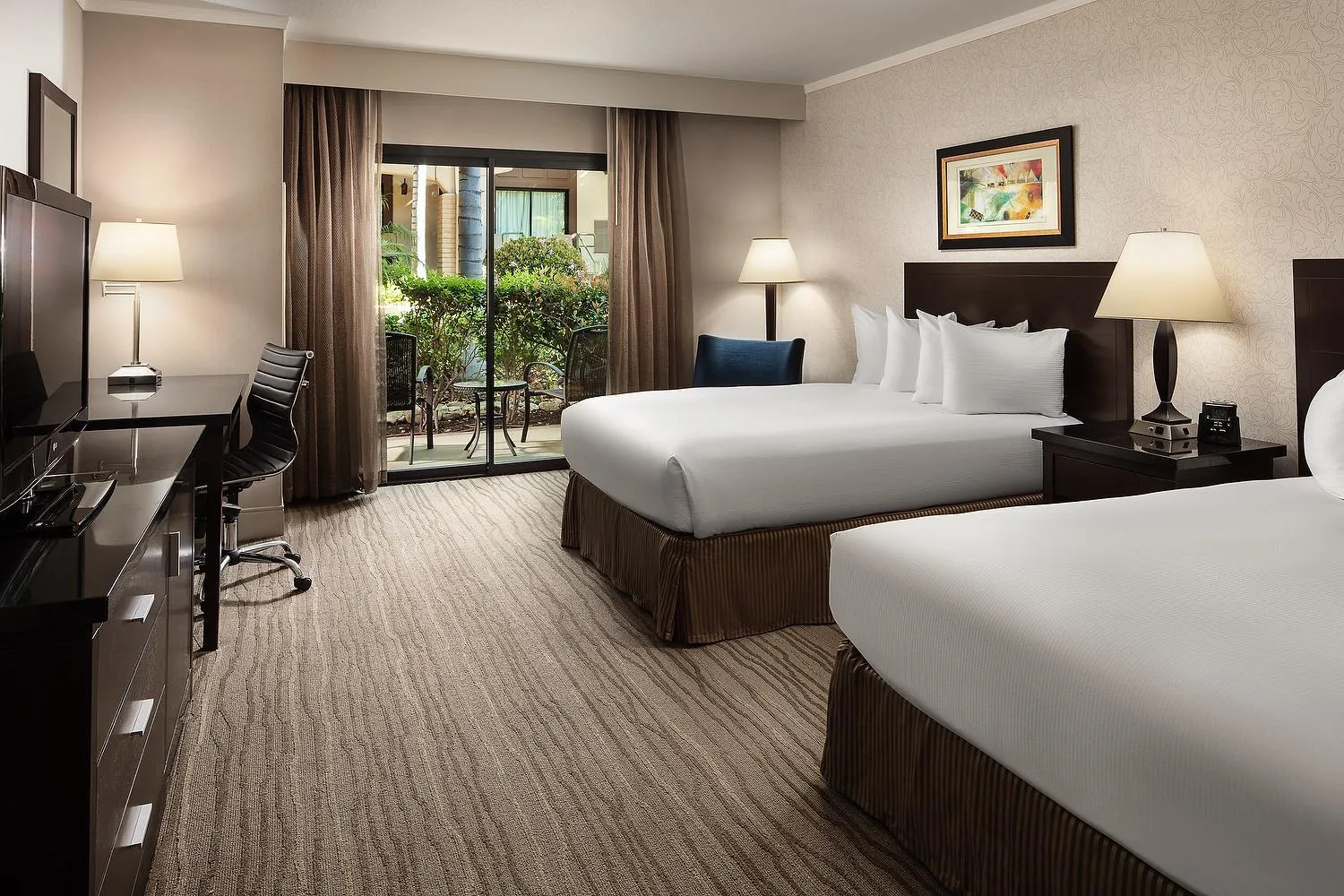 Double Room with Two Double Beds and Mobility Accessible Tub - Non-Smoking in DoubleTree by Hilton Claremont