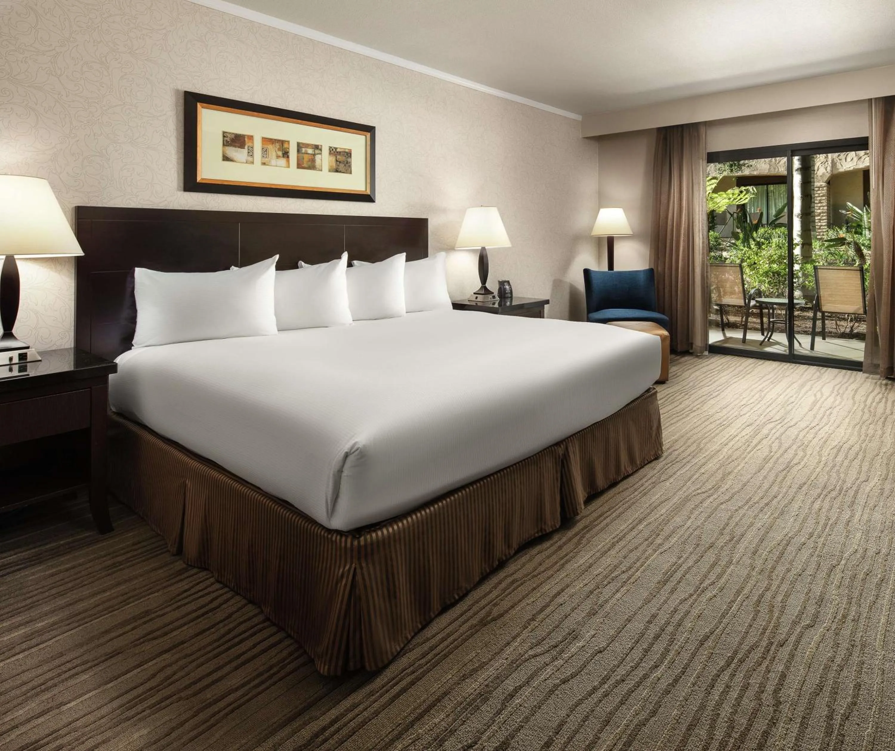 King Room - Non-Smoking in DoubleTree by Hilton Claremont