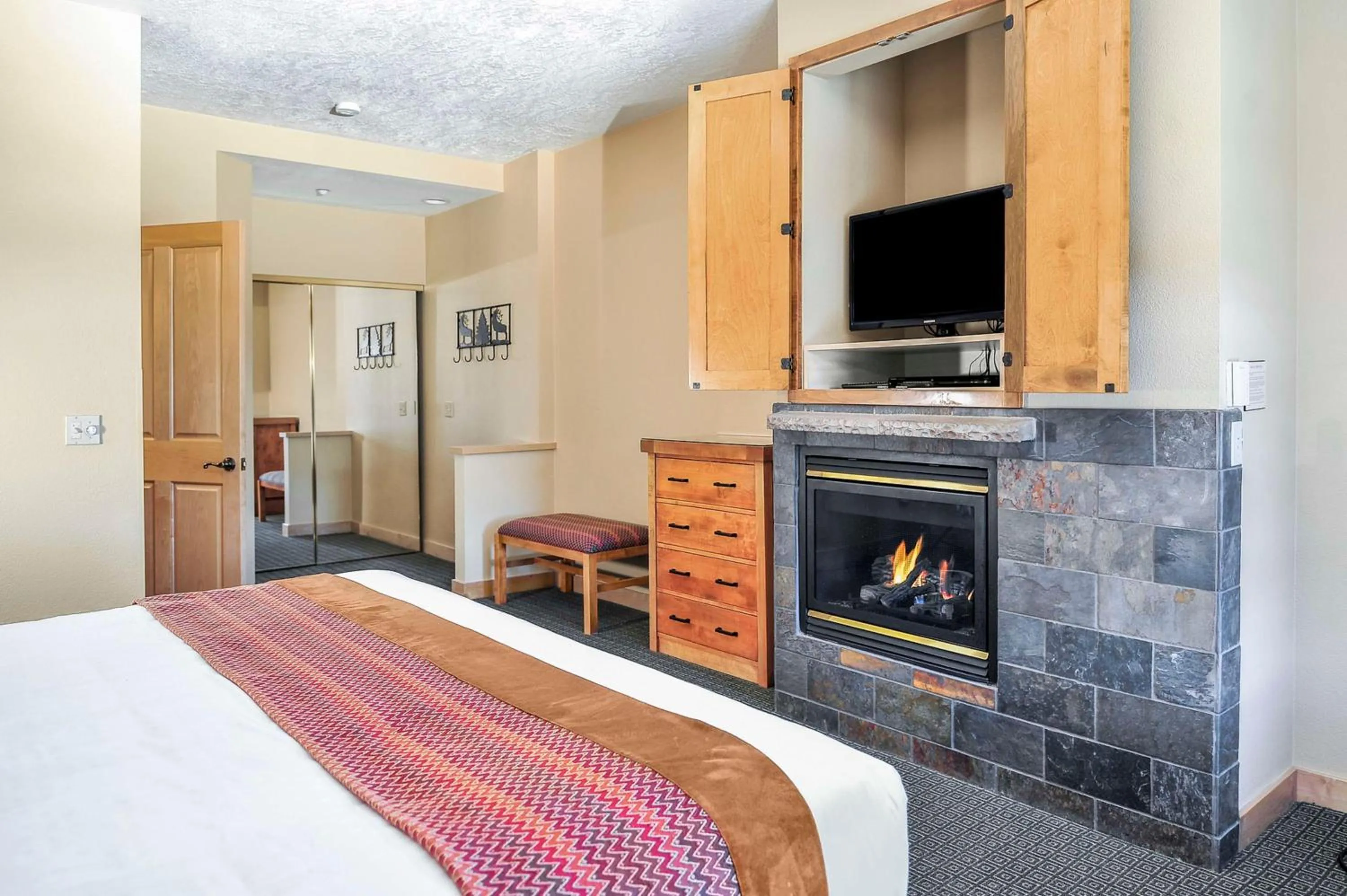 One-Bedroom King or Queen Suite in Hilton Vacation Club Cedar Breaks Brian Head
