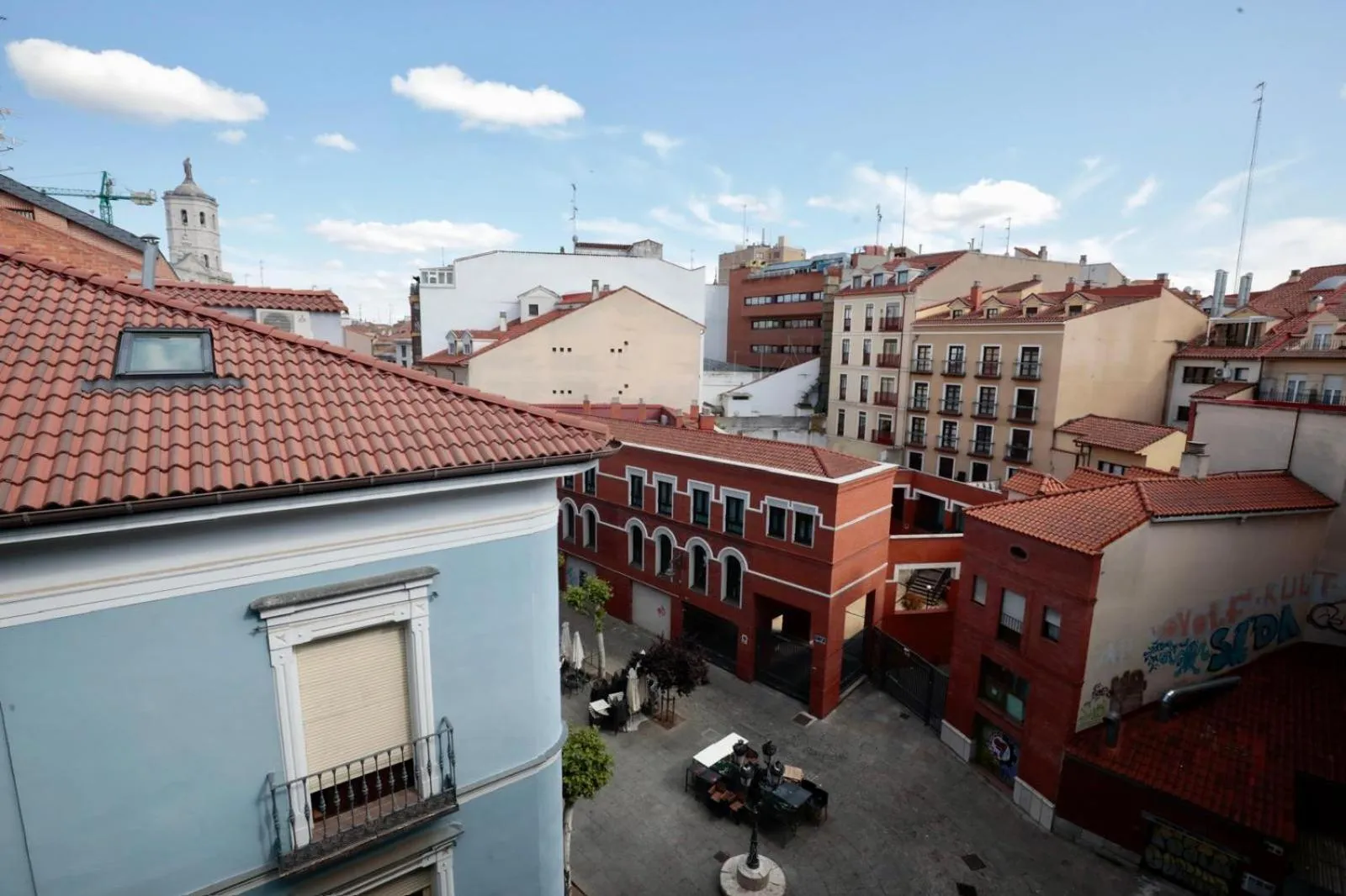 Queen Room with Shared Bathroom in ThePlacetoBe B&B