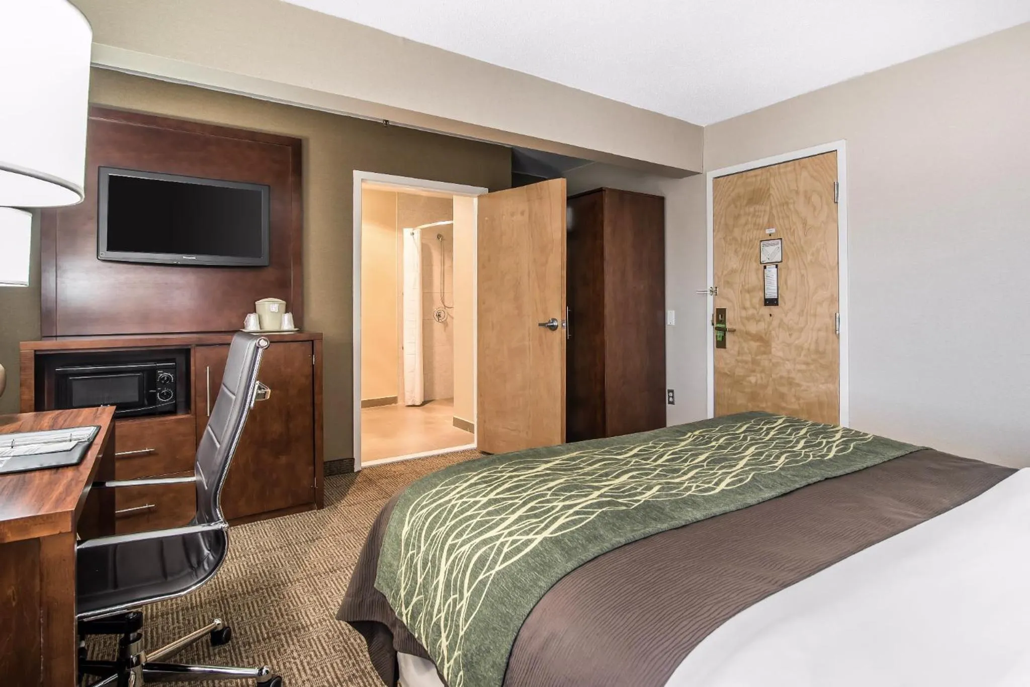 Queen Room - Accessible/Non-Smoking in Comfort Inn Rutland - Killington