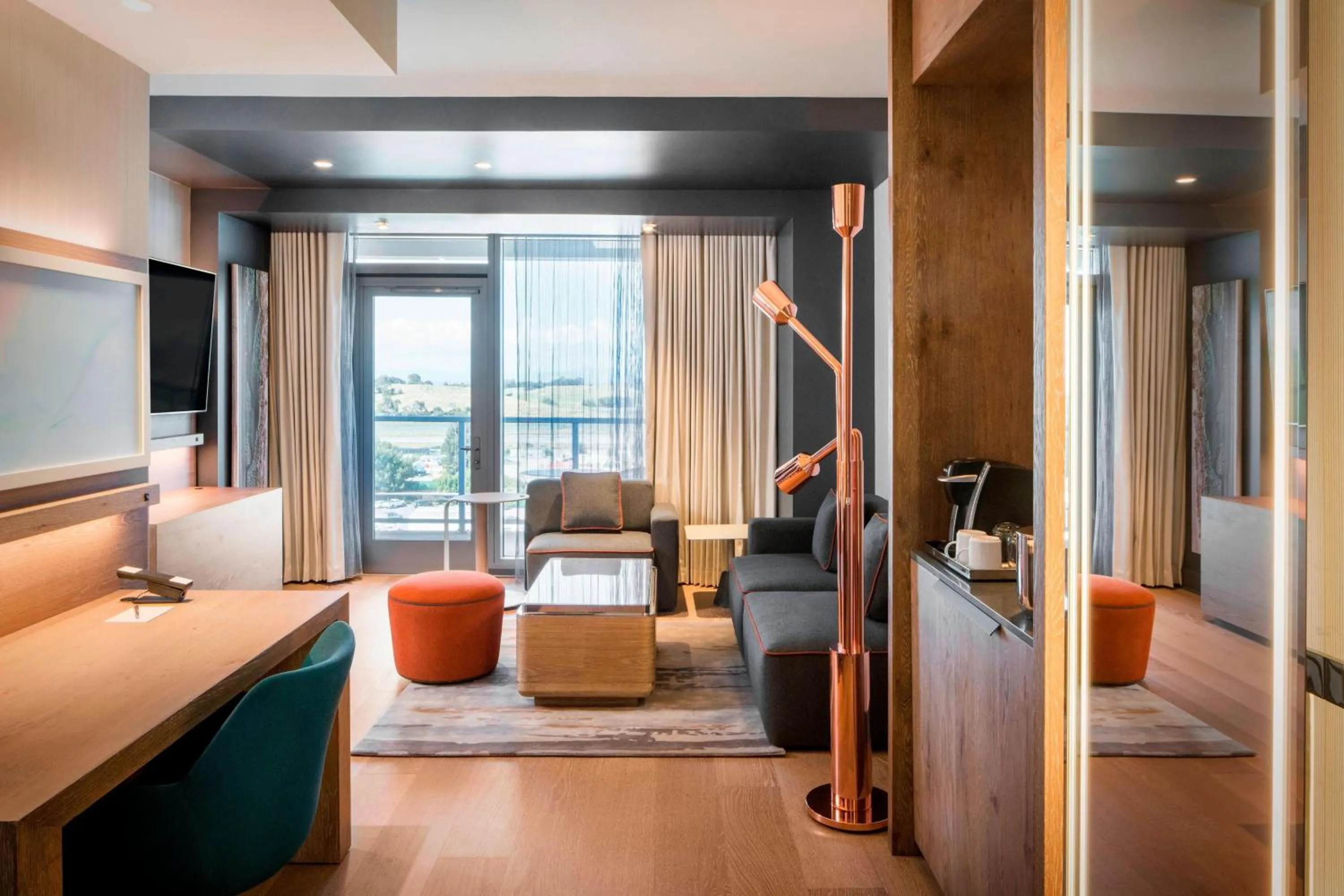 1 Bedroom Suite, 1 King, Partial bay view, Balcony in Hotel Nia, Autograph Collection