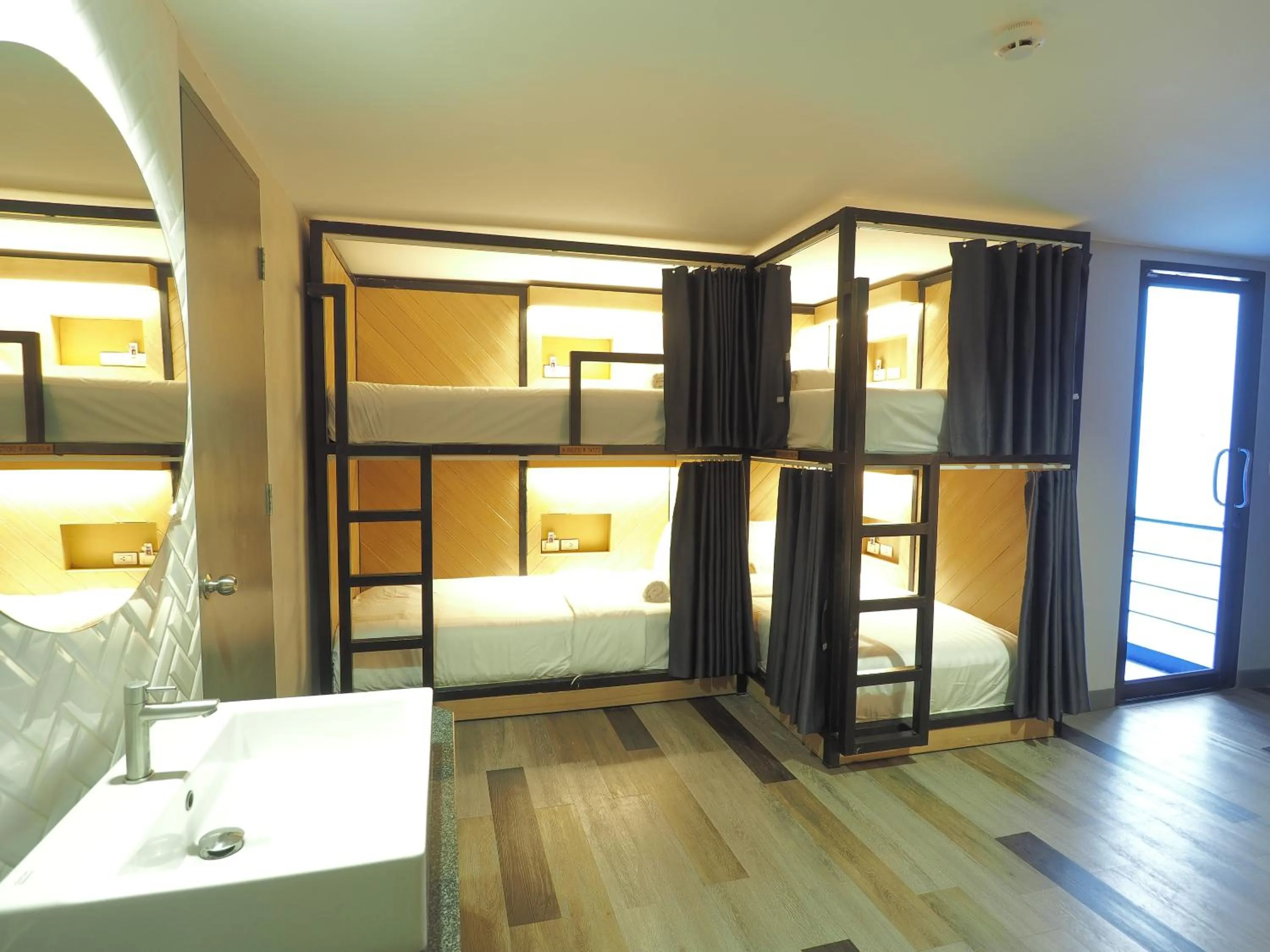 Bed in 8 Bed Mixed Dormitory Room in Alfresco Phuket Hotel