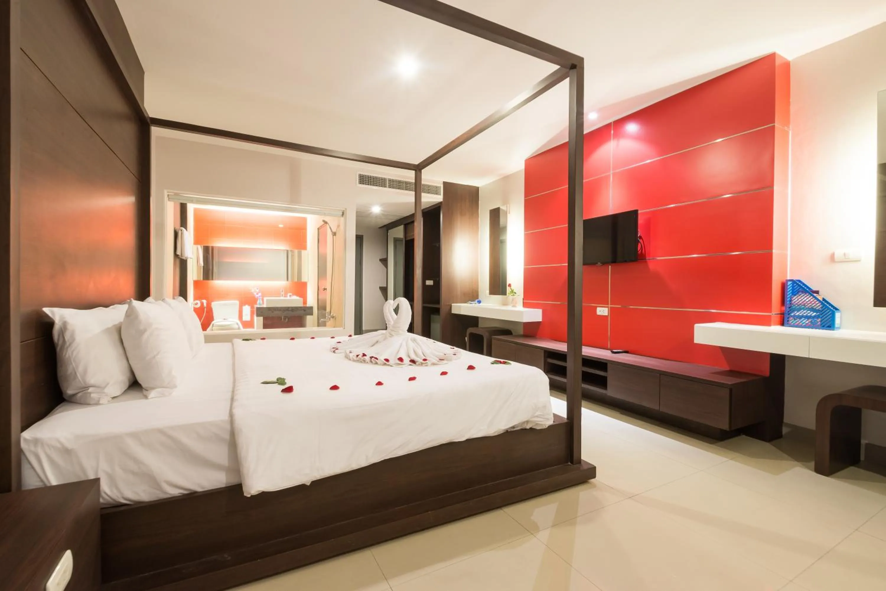 Premier Double Room with Bathtub in Alfresco Phuket Hotel