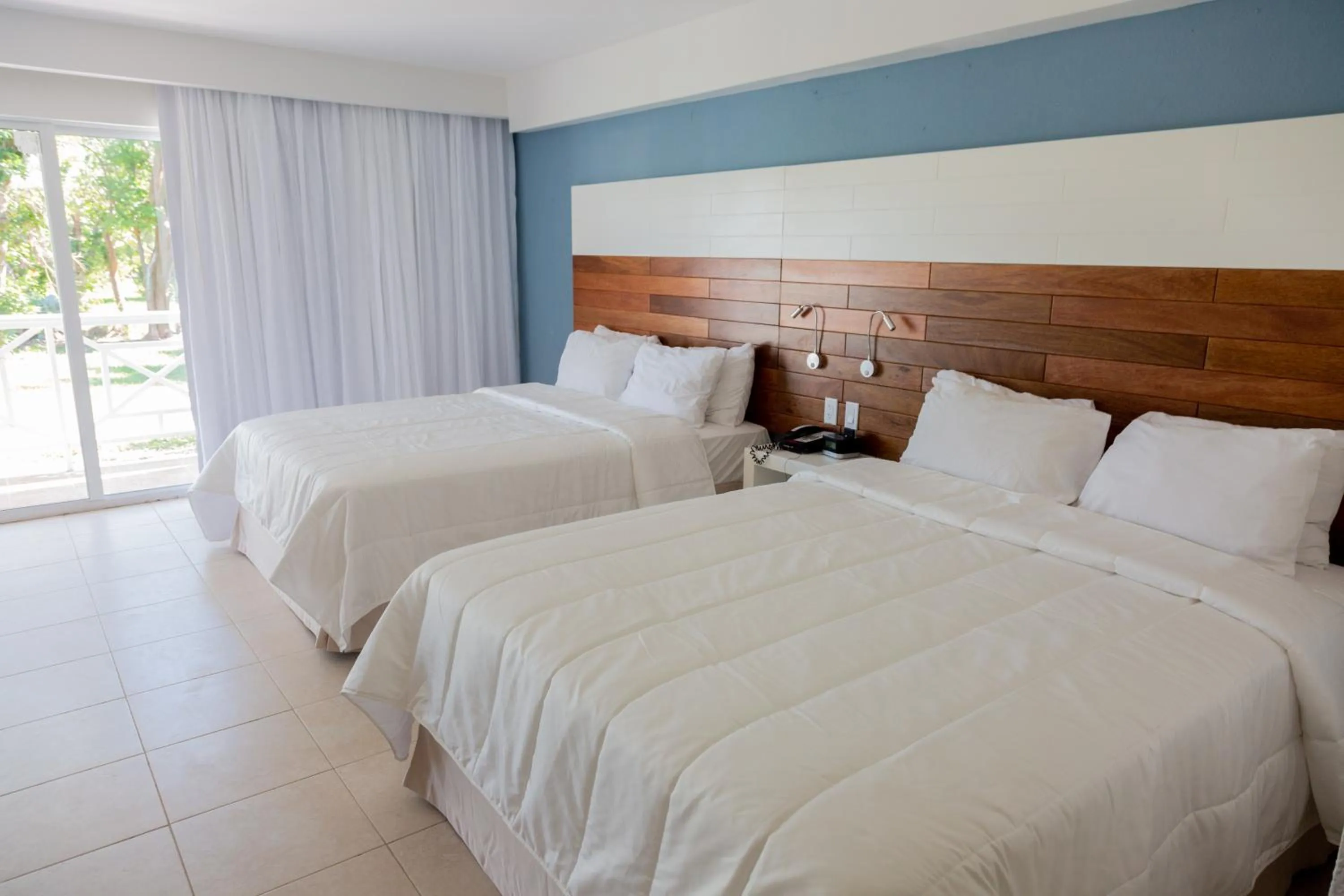 Accessible Queen Room, Non-Smoking in Viva Fortuna Beach by Wyndham, A Trademark All Inclusive
