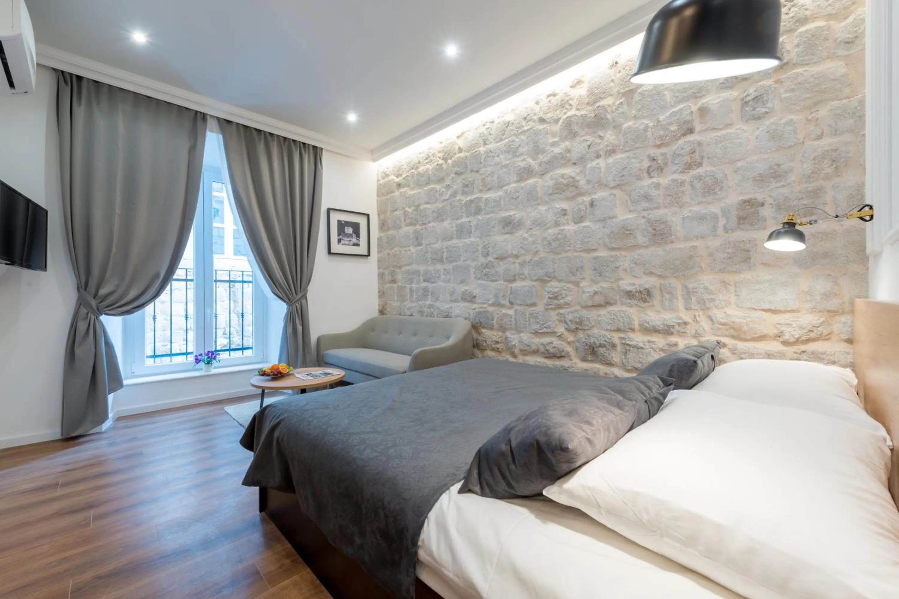 Deluxe Suite in Scalini Palace