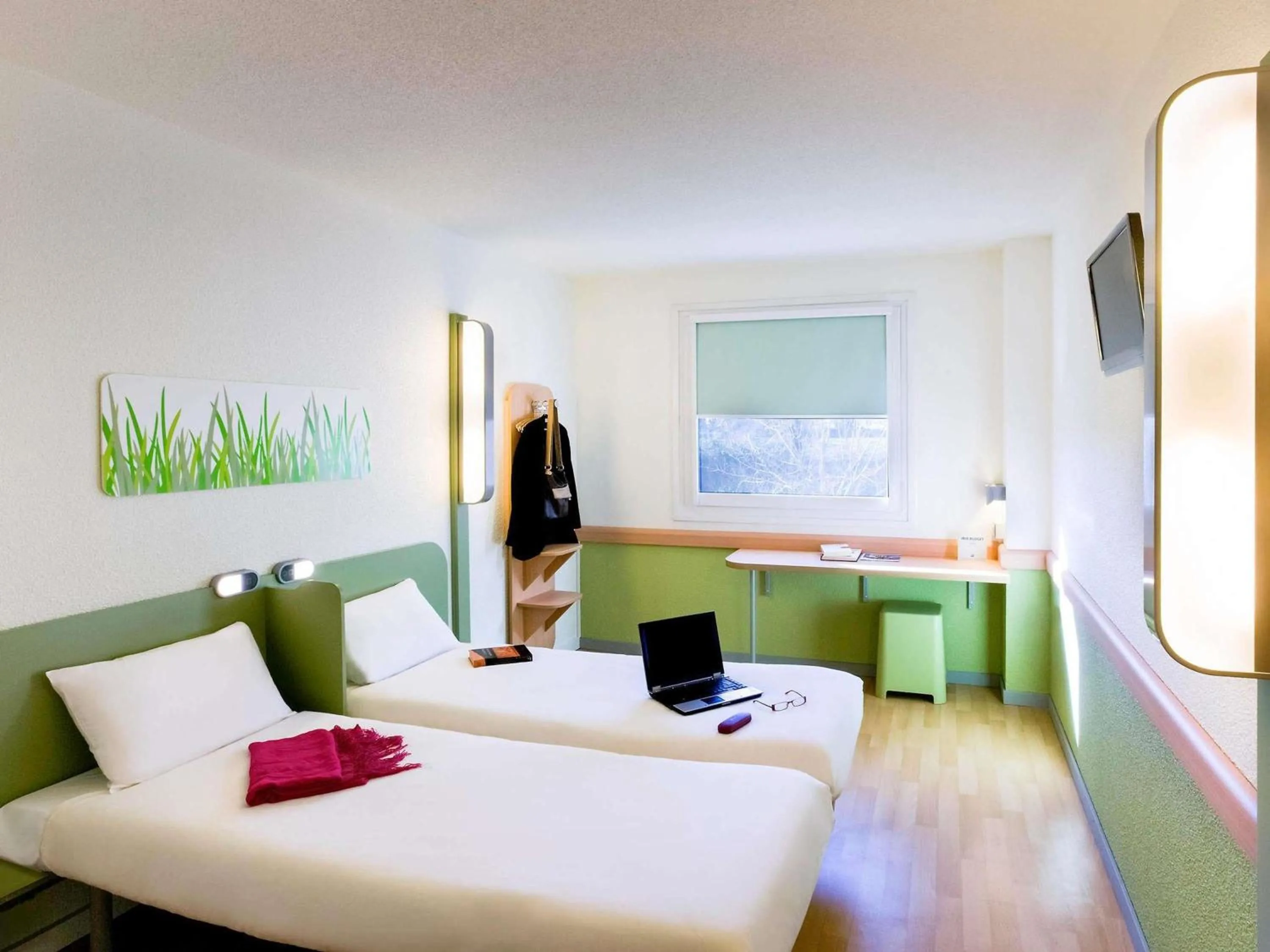 Standard Room with 2 Single Beds in Ibis Budget Madrid Alcalá de Henares La Dehesa