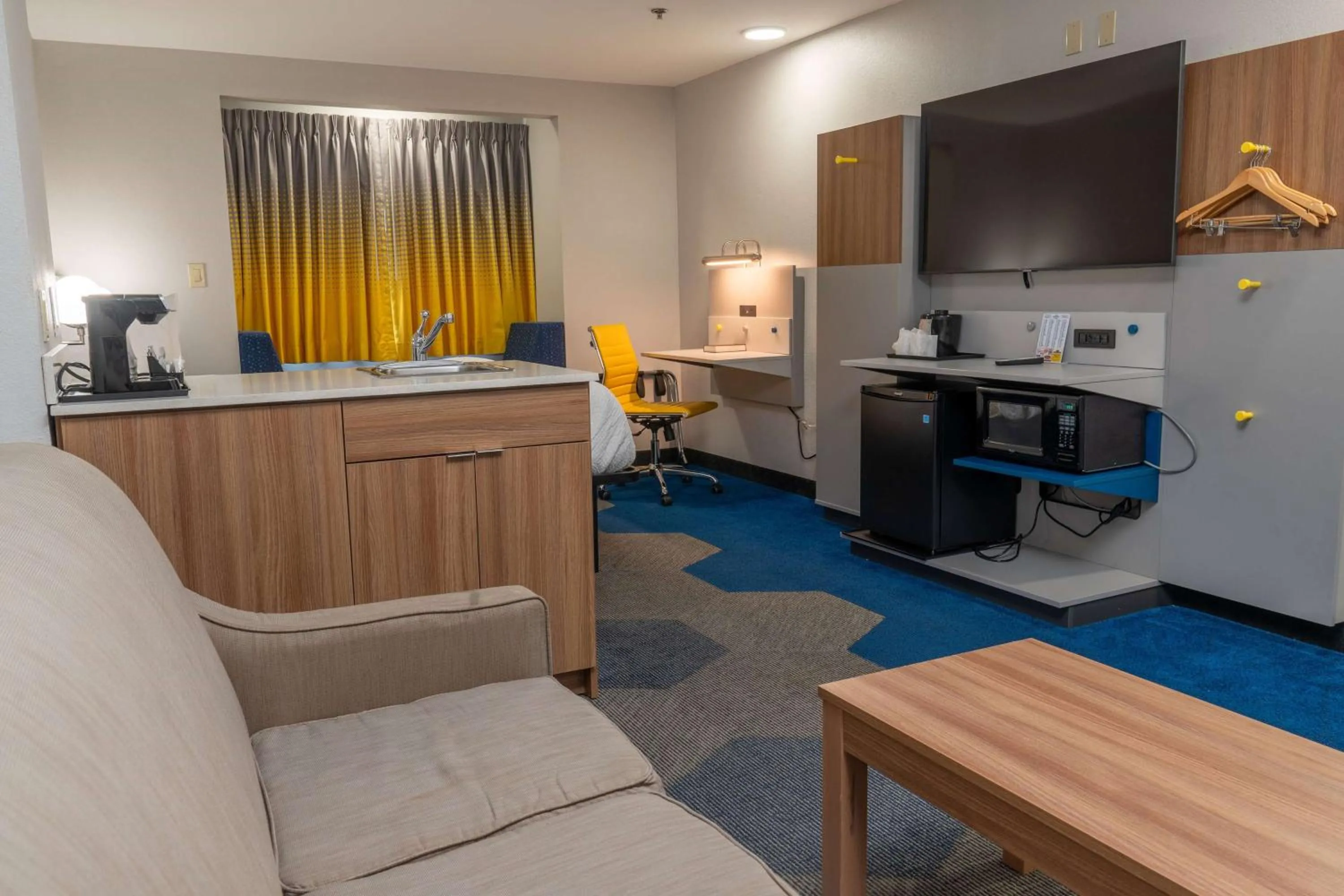 King Studio Suite - Non-Smoking in Microtel Inn & Suites by Wyndham Pigeon Forge