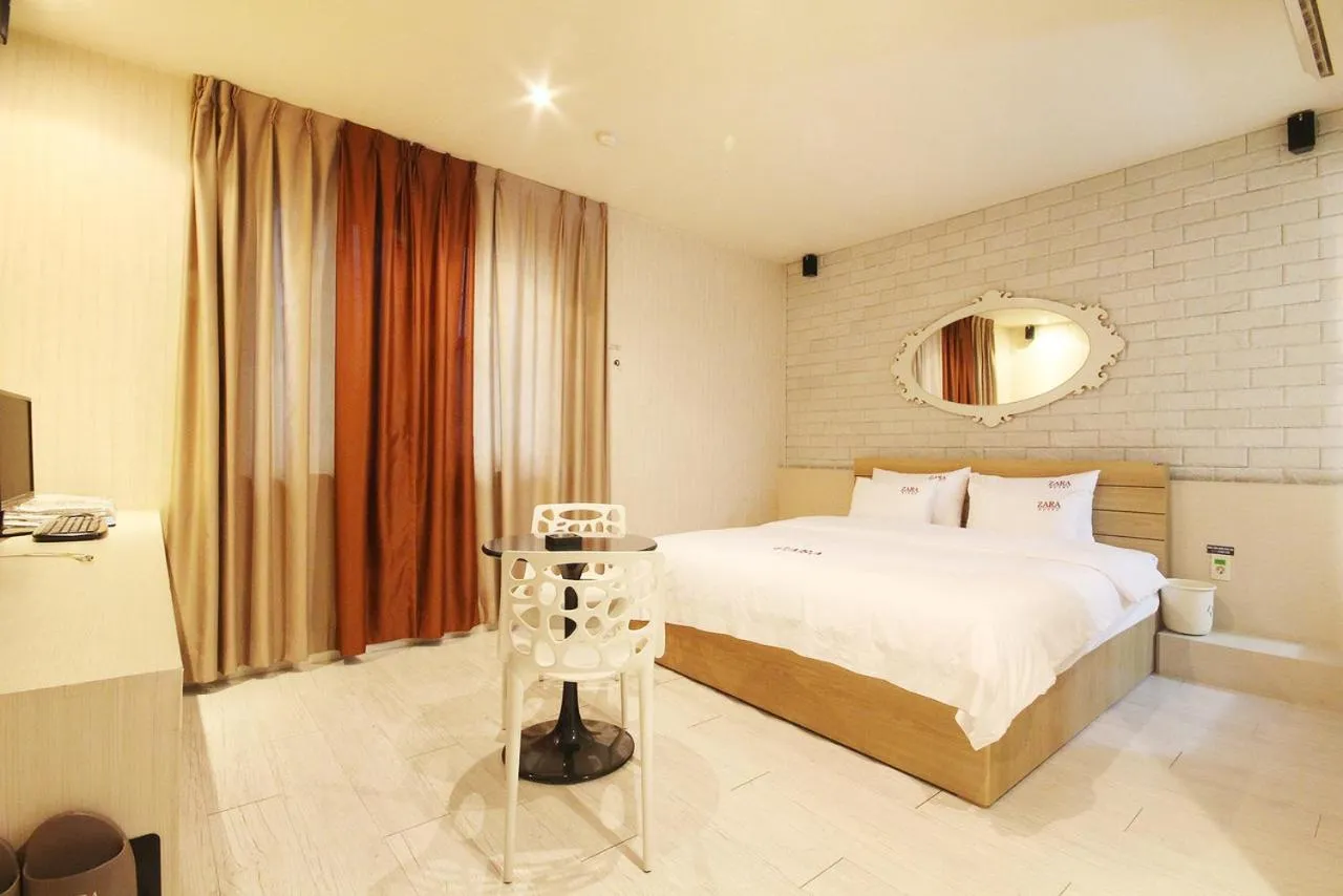 Standard Double Room in Hotel Zara