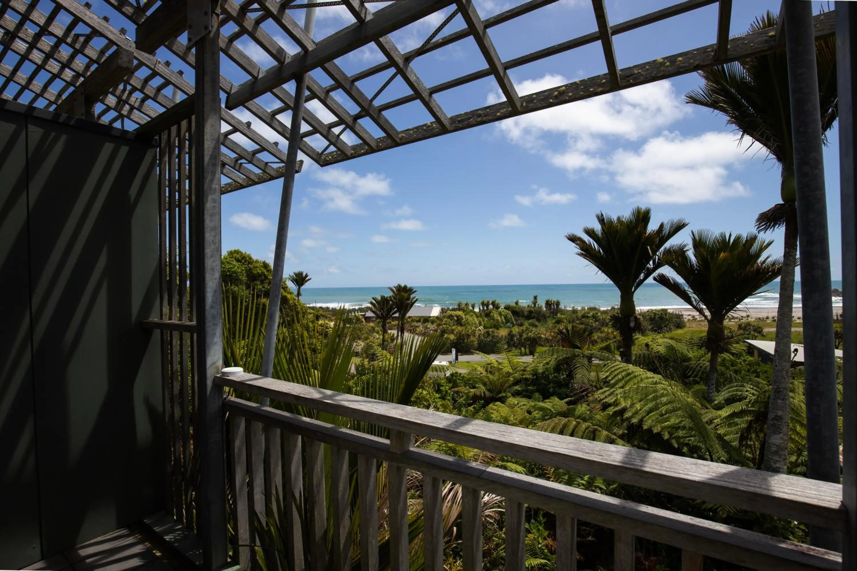 Grand Ocean View Eco-Suite – Balcony in Scenic Hotel Punakaiki