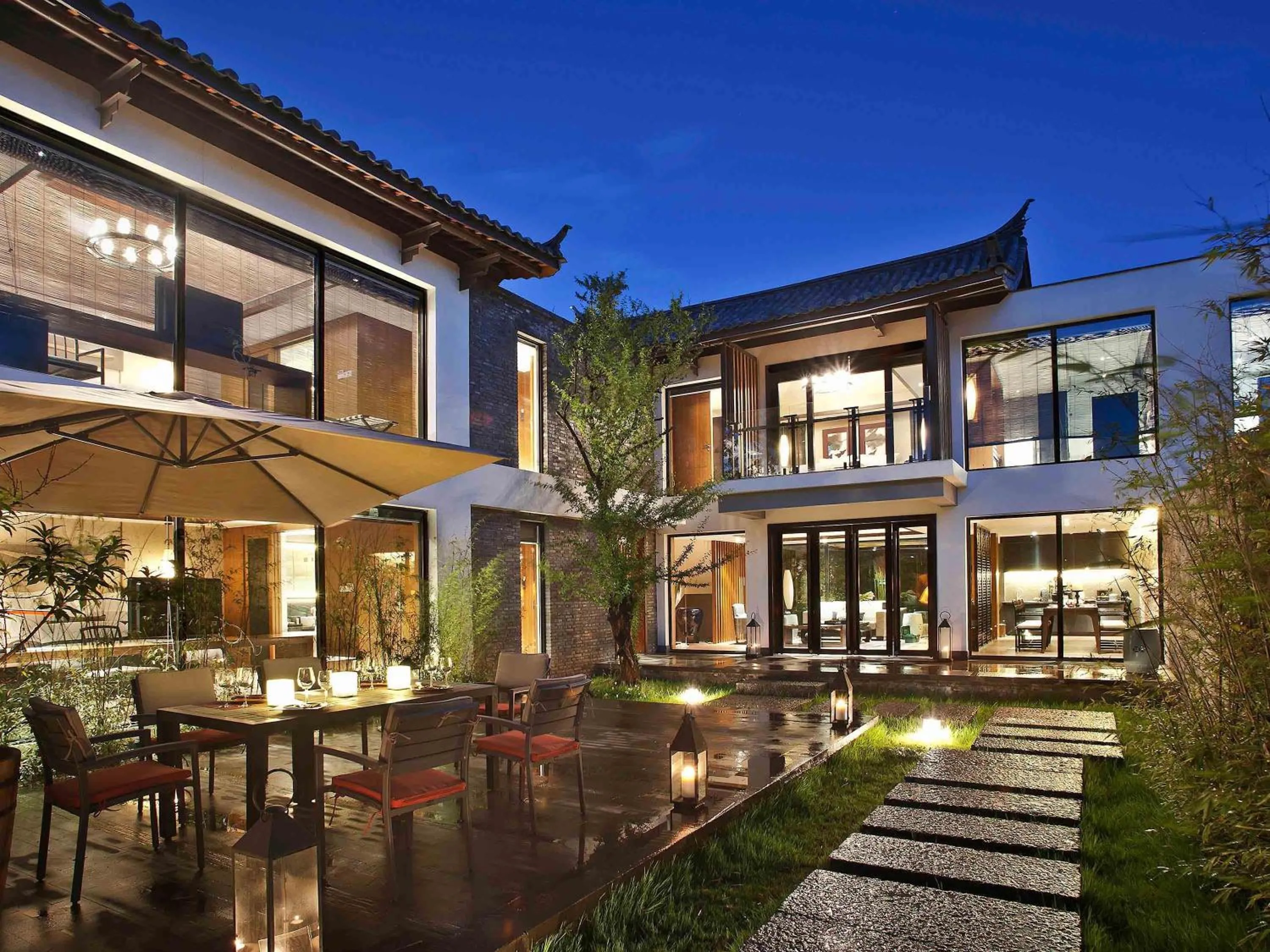 Deluxe Villa Three-Bedrooms in Pullman Lijiang Resort & Spa