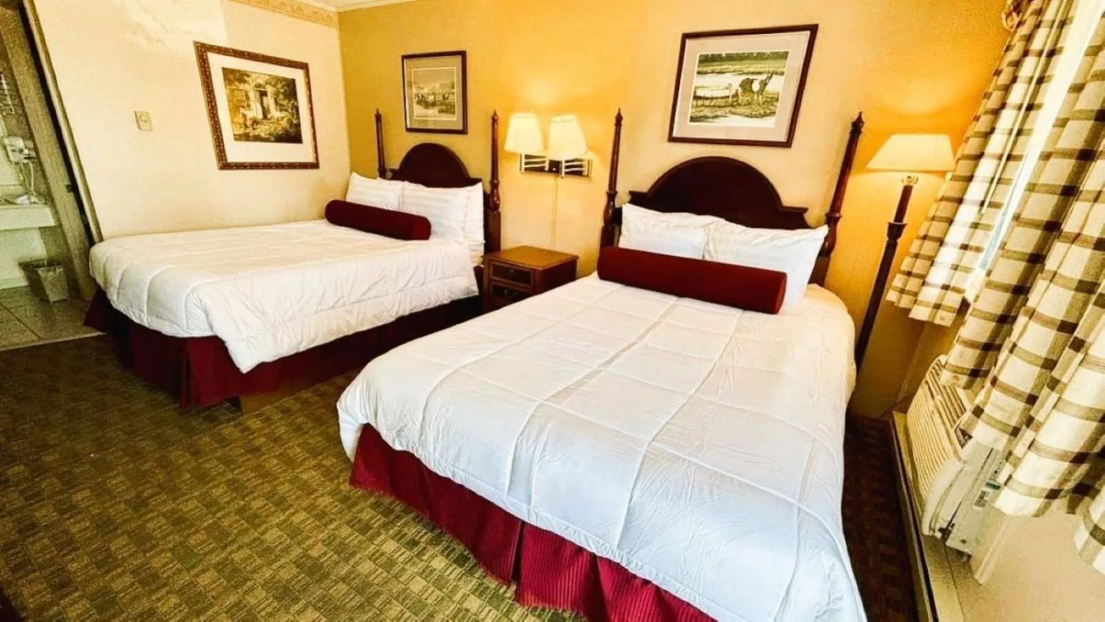 Double Room with Two Double Beds Smoking in Americas Best Value Inn Chincoteague