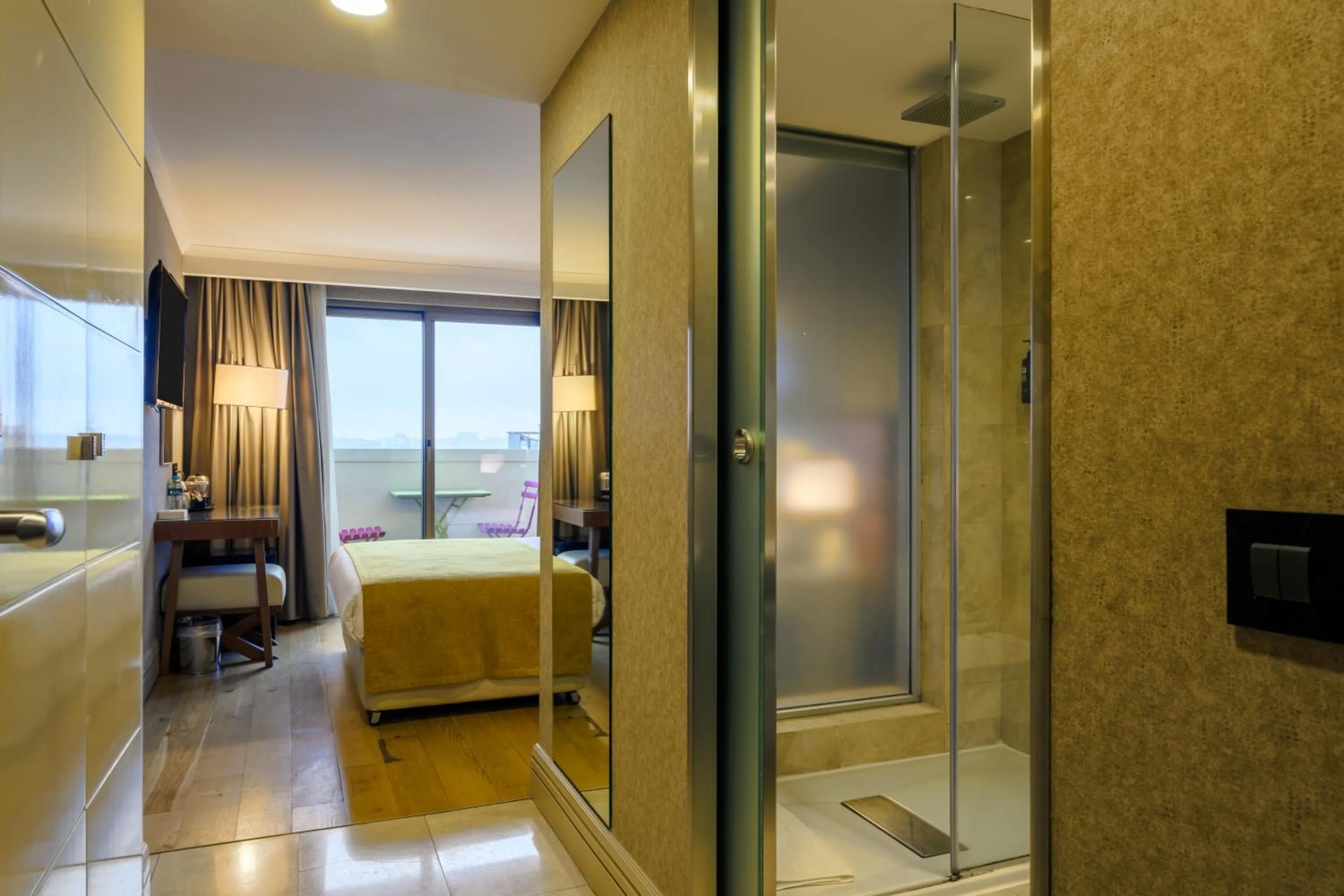 Double or Twin Room with Balcony in Ramada by Wyndham Istanbul Grand Bazaar