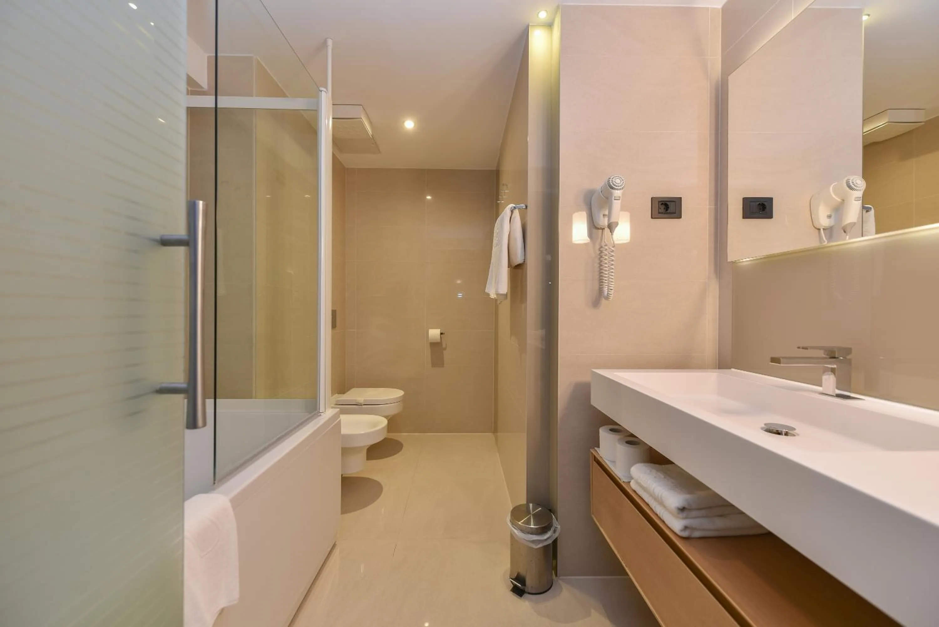 Double or Twin Room with Balcony - single occupancy in Hotel Osejava