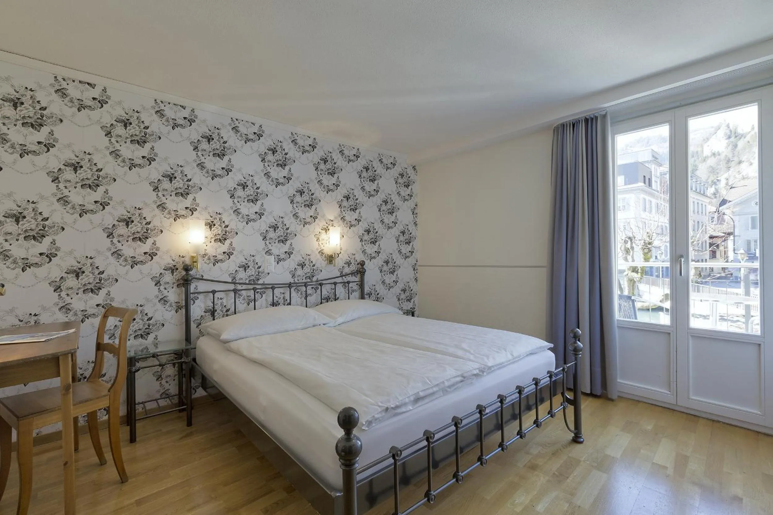 Double Room with Private Bathroom in Alplodge