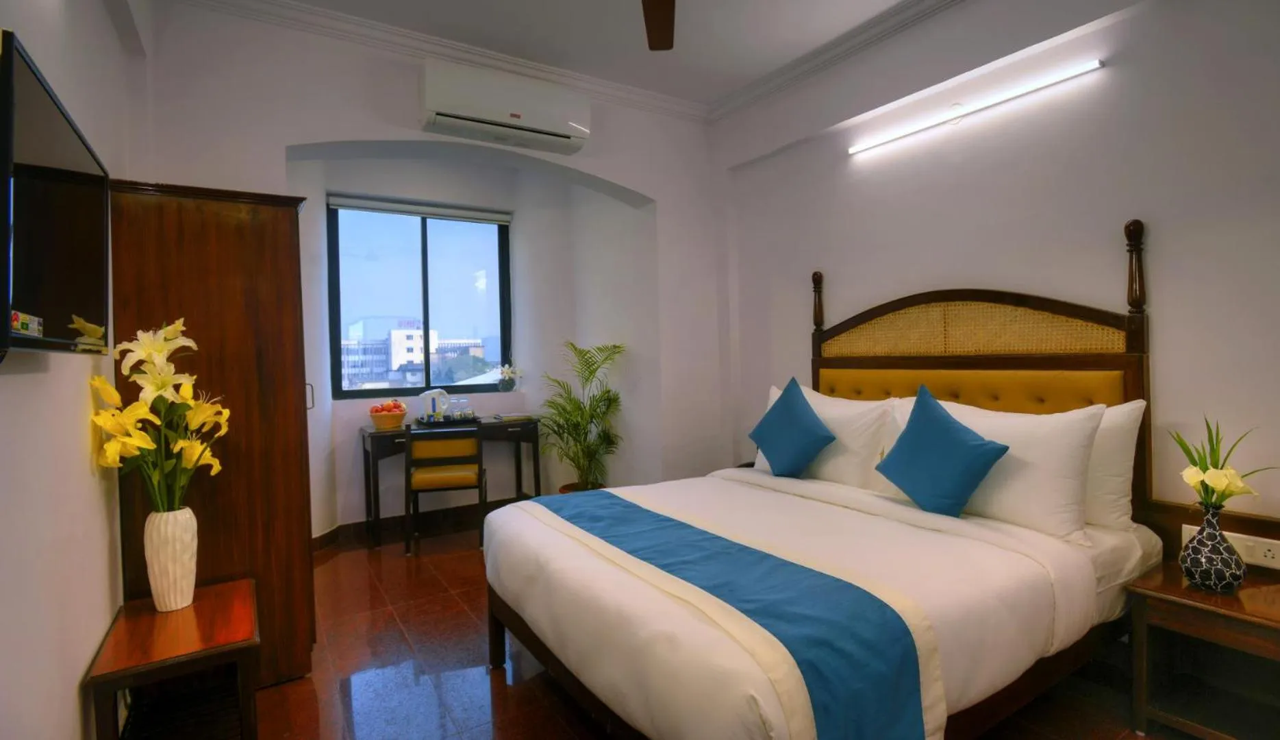 Deluxe Single Room in TreeHouse Neptune Inn