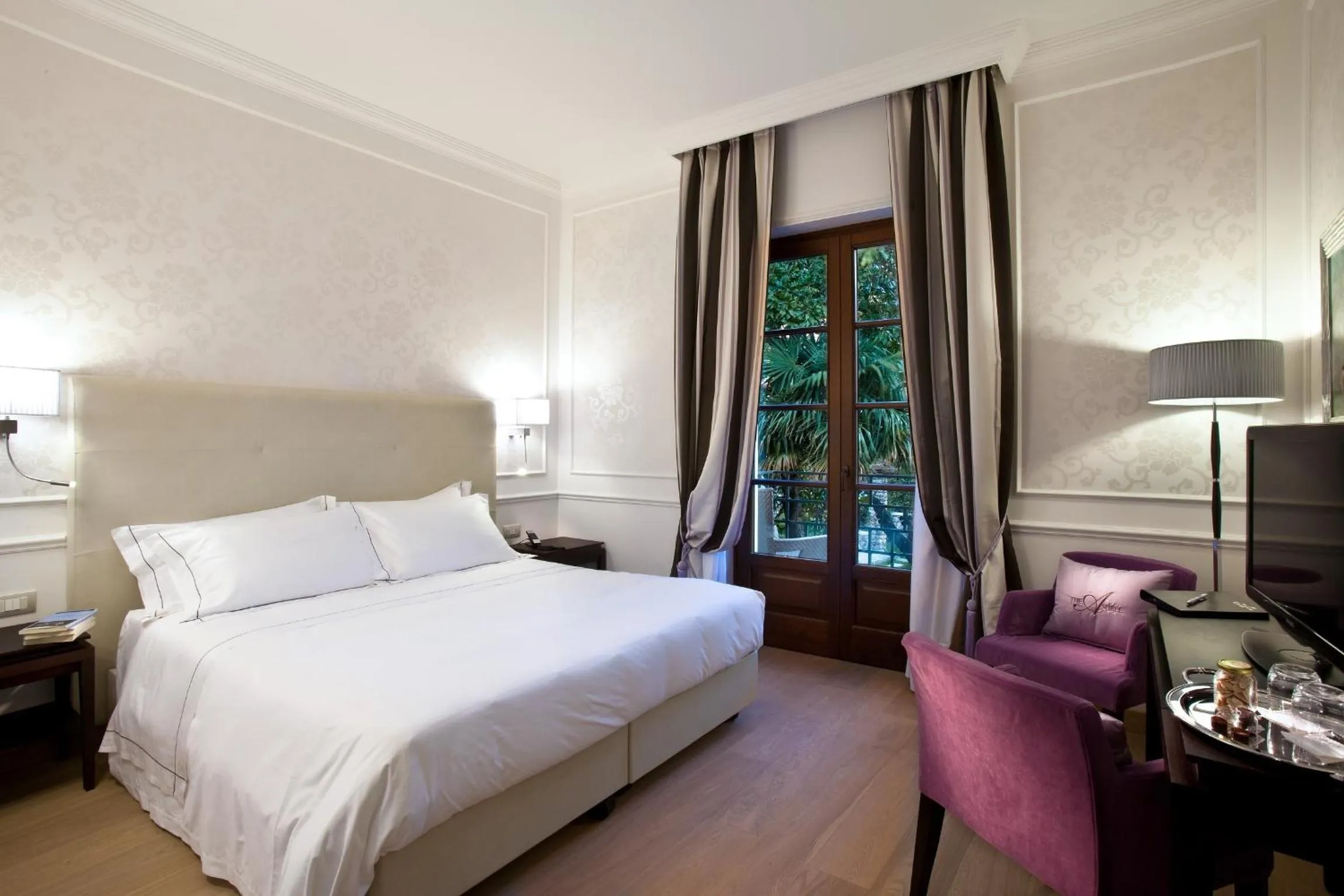 Deluxe Double Room in The Ashbee Hotel - The Leading Hotels of the World