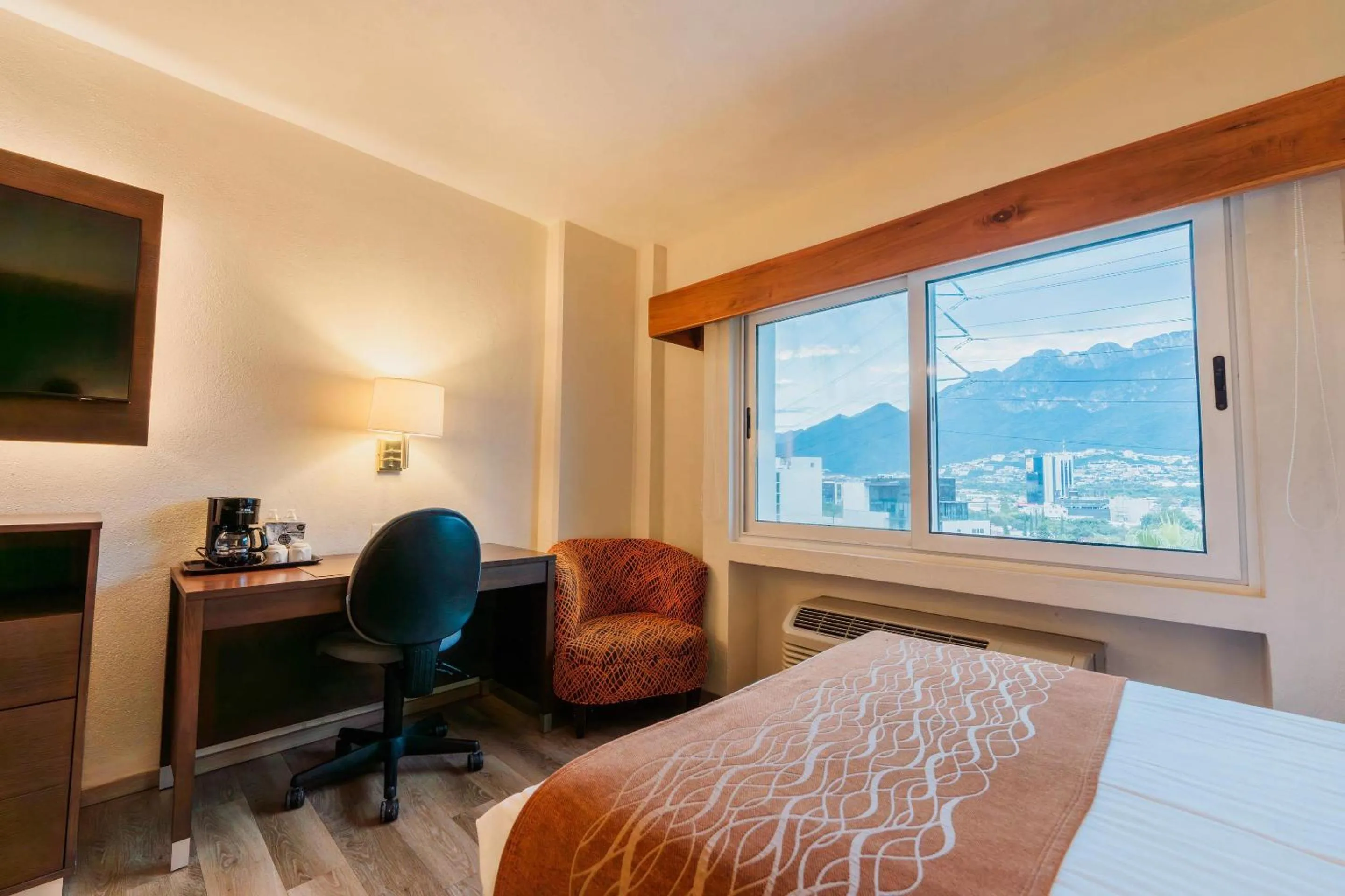 Standard King Room - Non-Smoking  in Comfort Inn Monterrey Valle