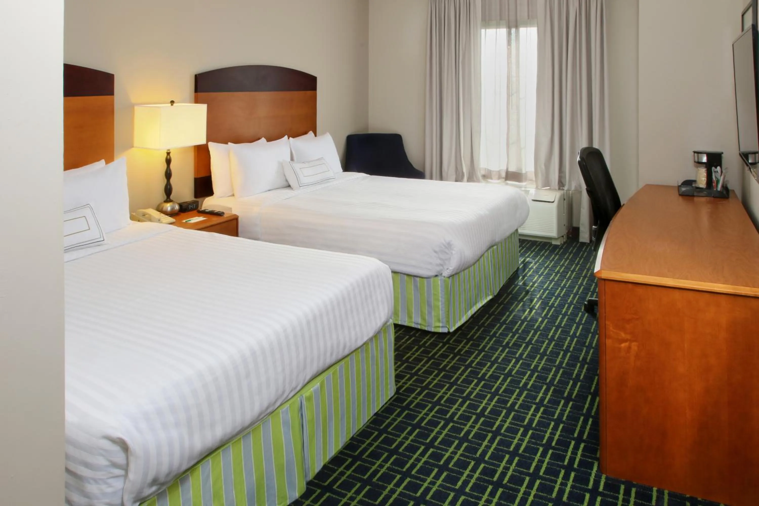 Business Queen Room with Two Queen Beds - Non-Smoking in Wyndham Garden Monterrey Aeropuerto