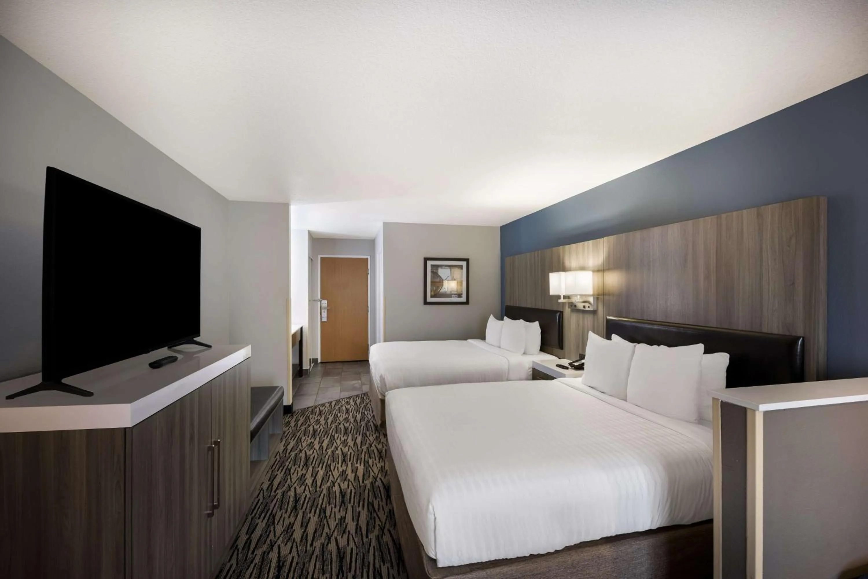 Queen Room with Two Queen Beds in Best Western PLUS Mountain View Auburn Inn