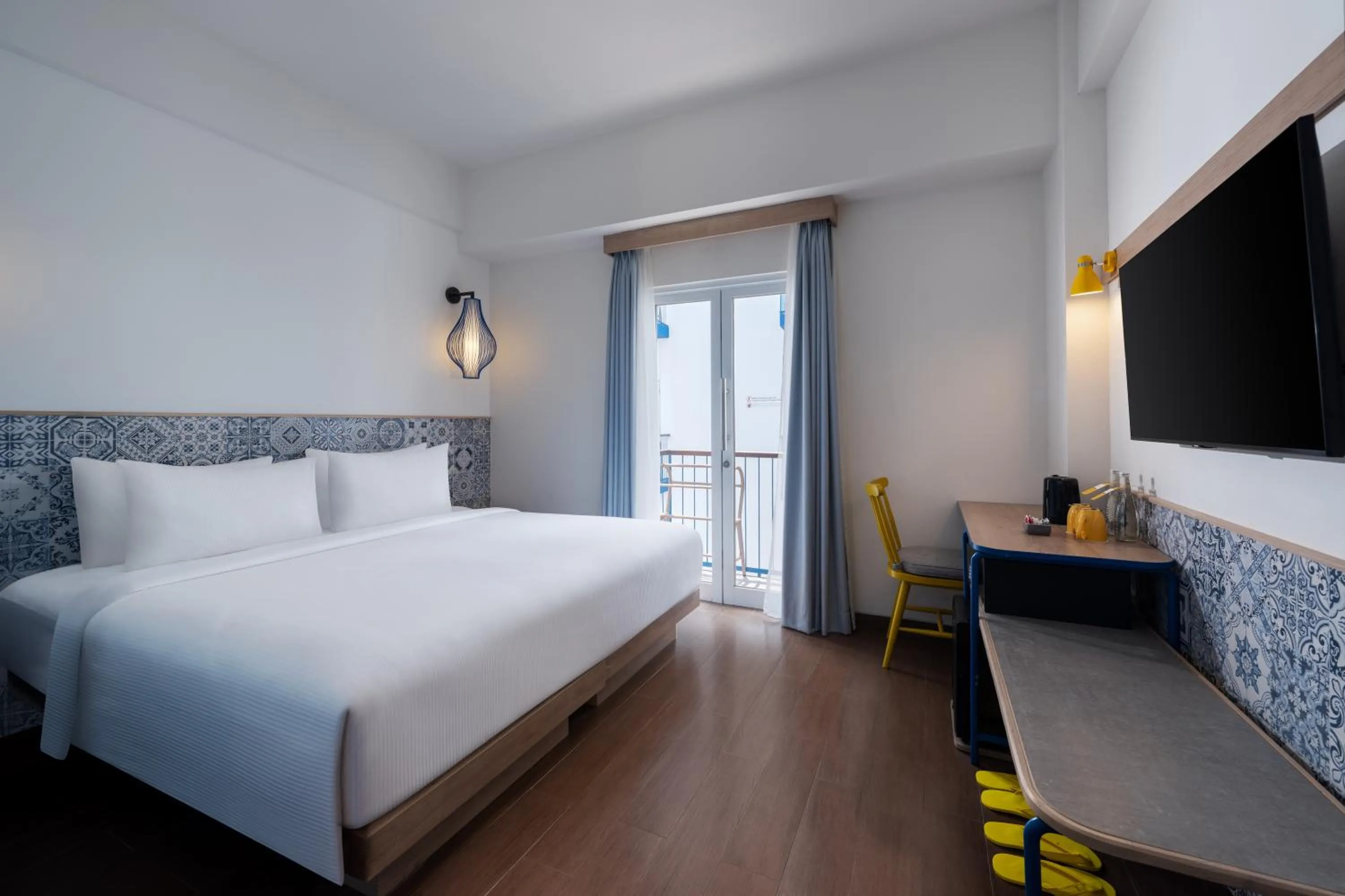 Champ Room Hollywood Balcony Access in Kampi Hotel Legian