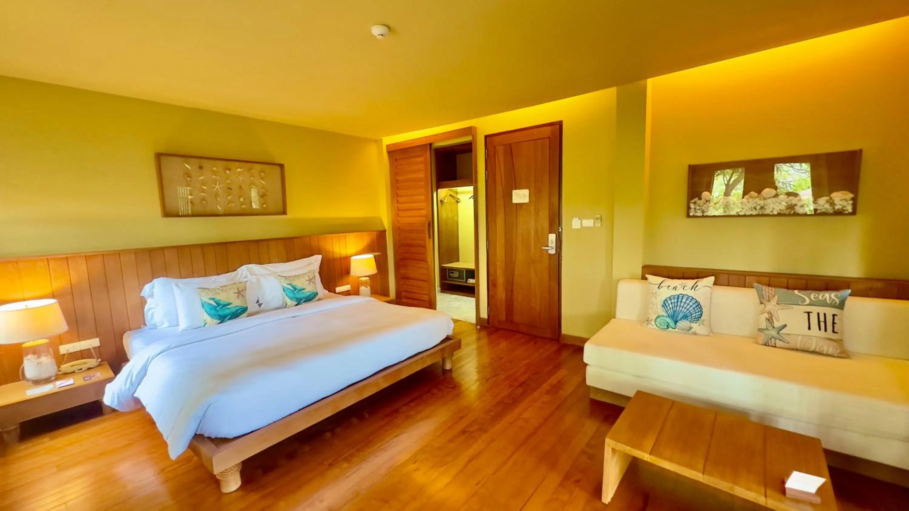 Grand Deluxe Room in Deva Beach Resort Samui