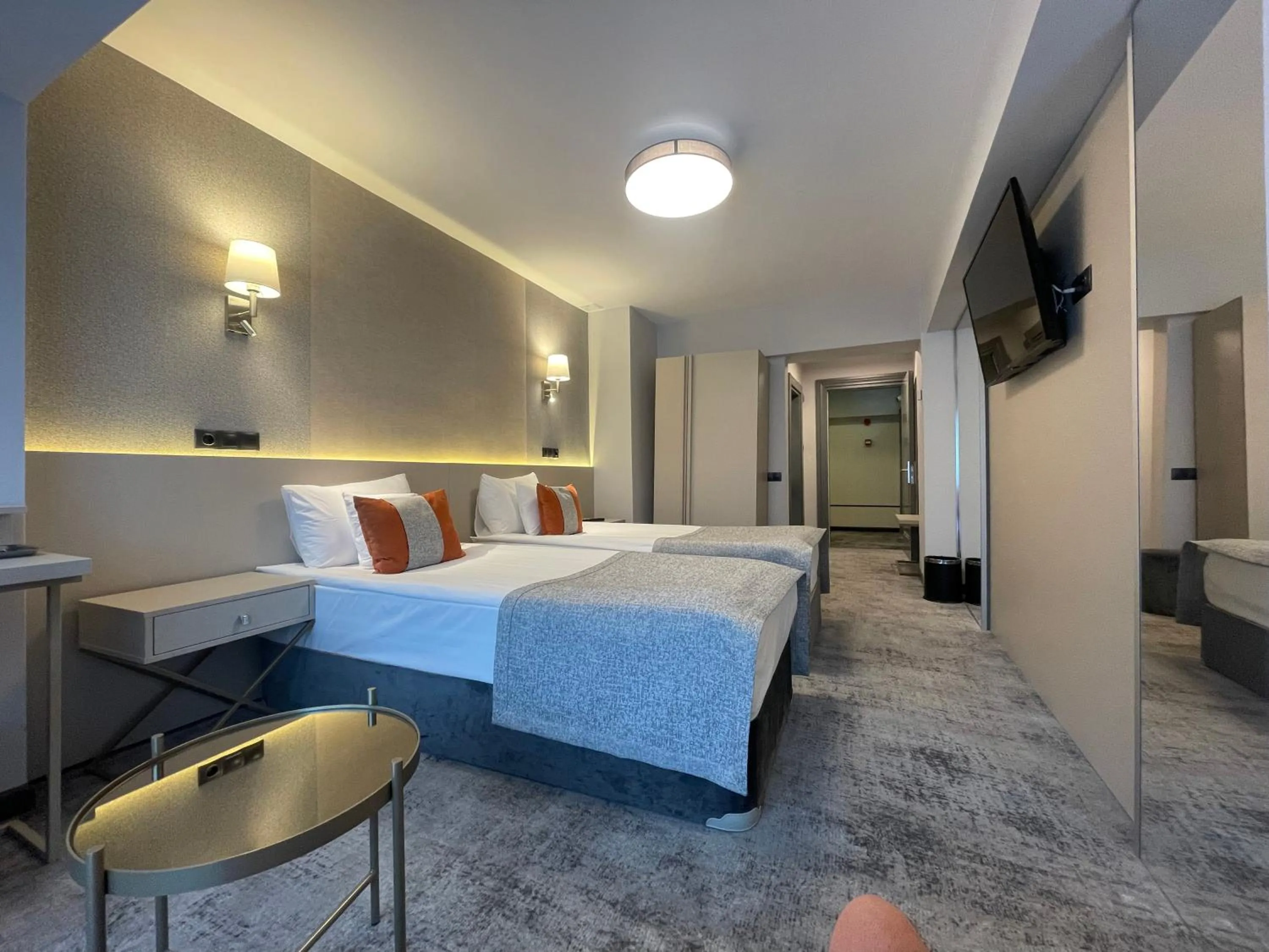 Economy Double or Twin Room in Hotel Univers